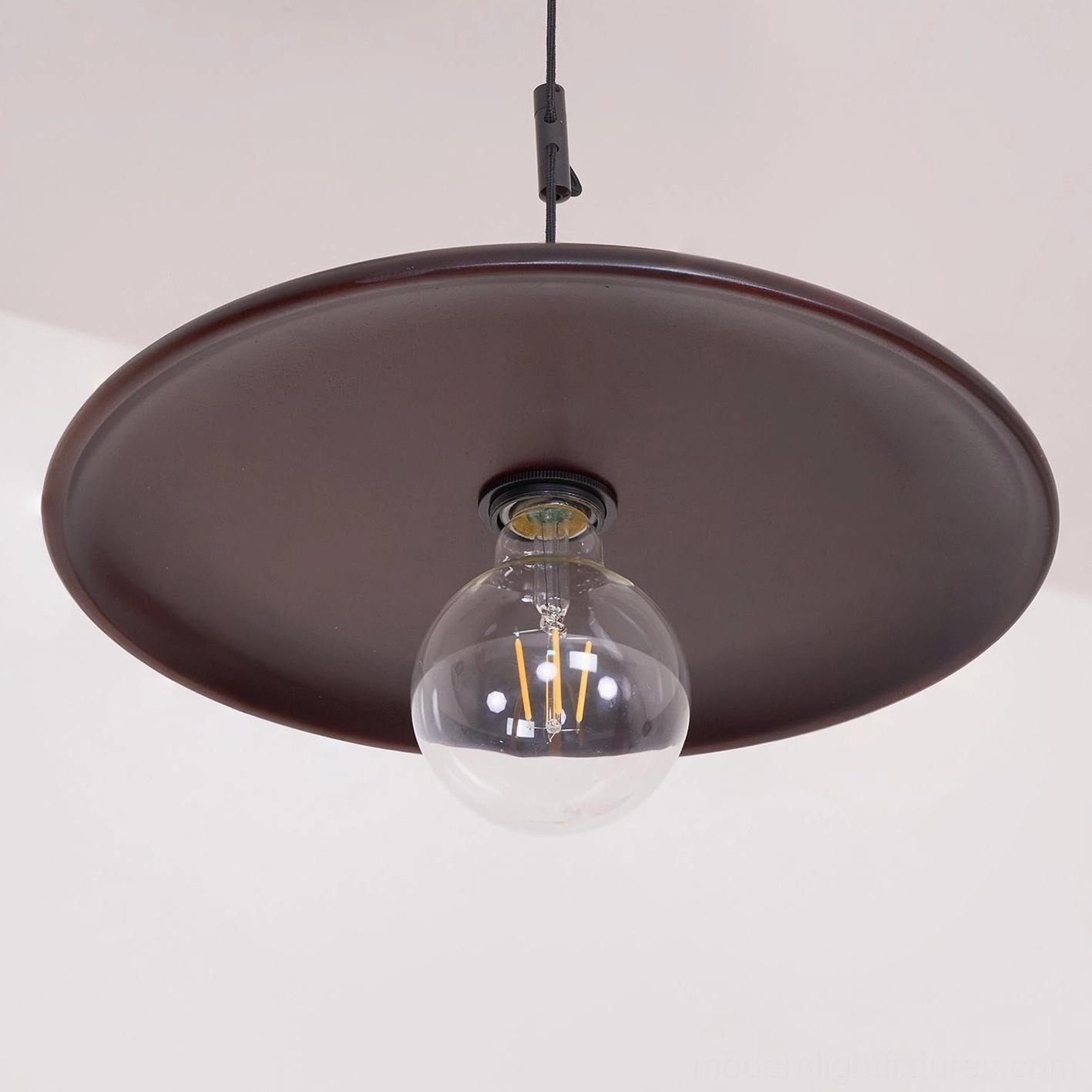 Modern pendant light with 150cm adjustable cord length feature