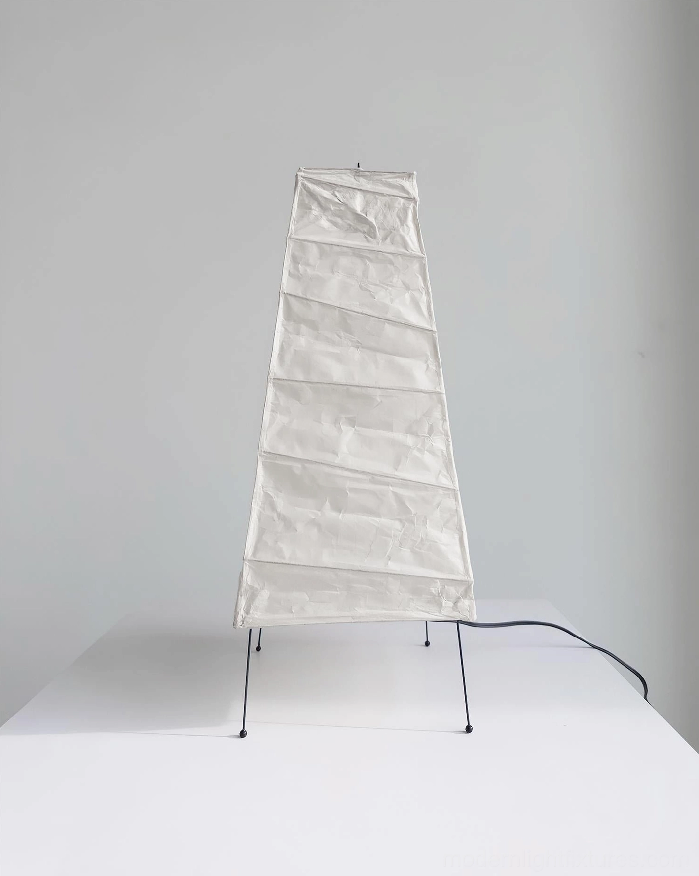 Akari 4N paper table lamp in modern scandinavian home decoration setting
