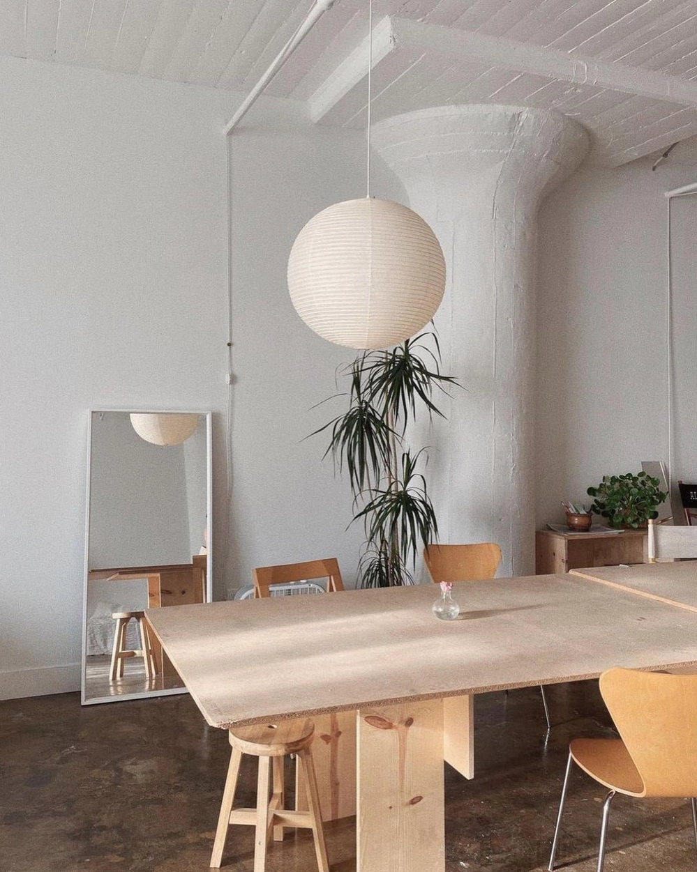 Beige Akari A paper pendant lamp in eclectic layered interior design