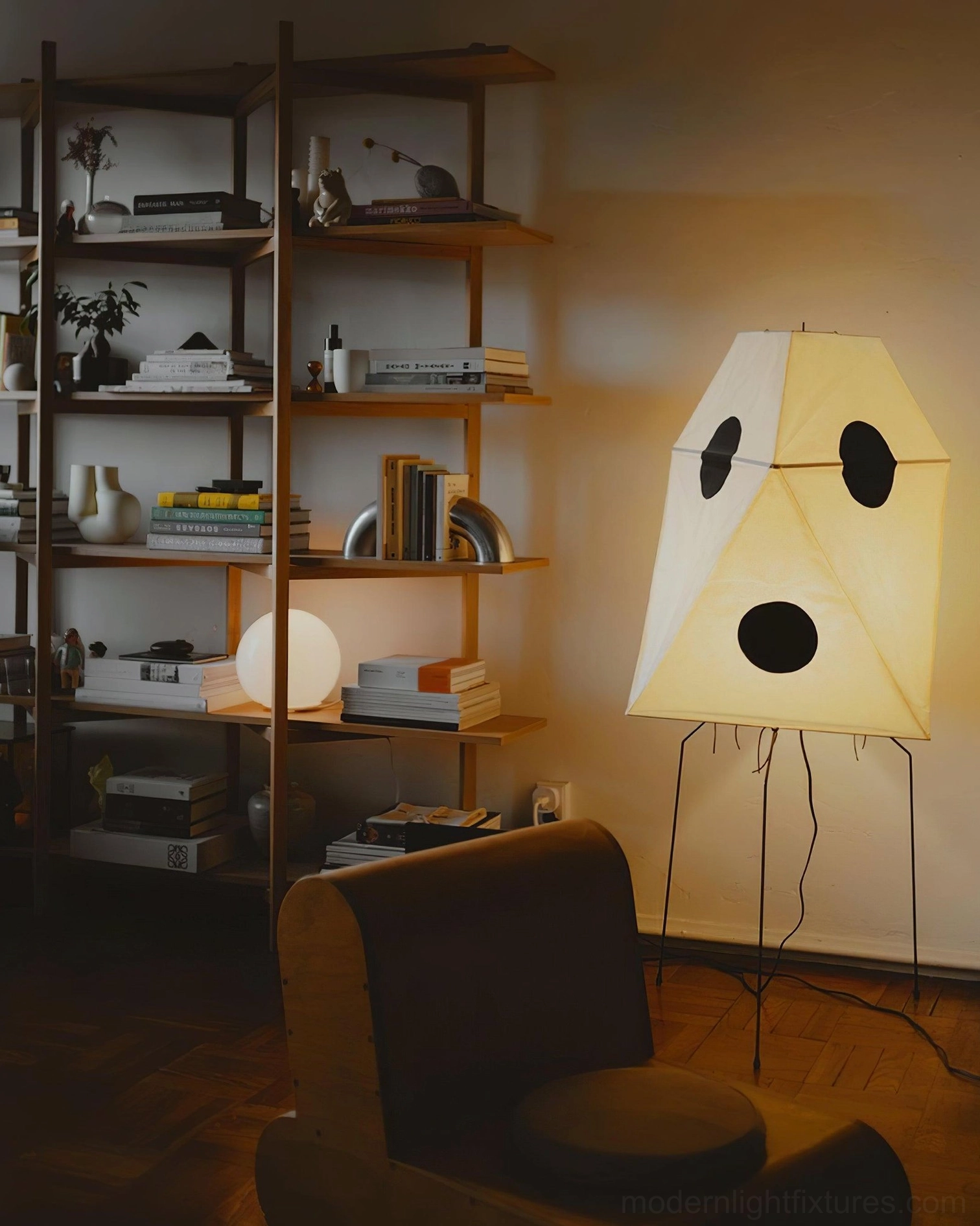 Akari UF3-Q handcrafted washi paper floor lamp shadow play and light diffusion effect