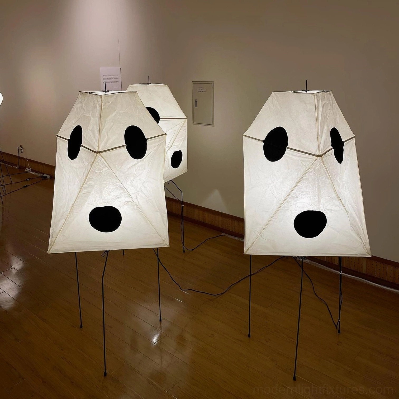 Akari UF3-Q paper floor lamp soft diffused illumination in contemporary home setting