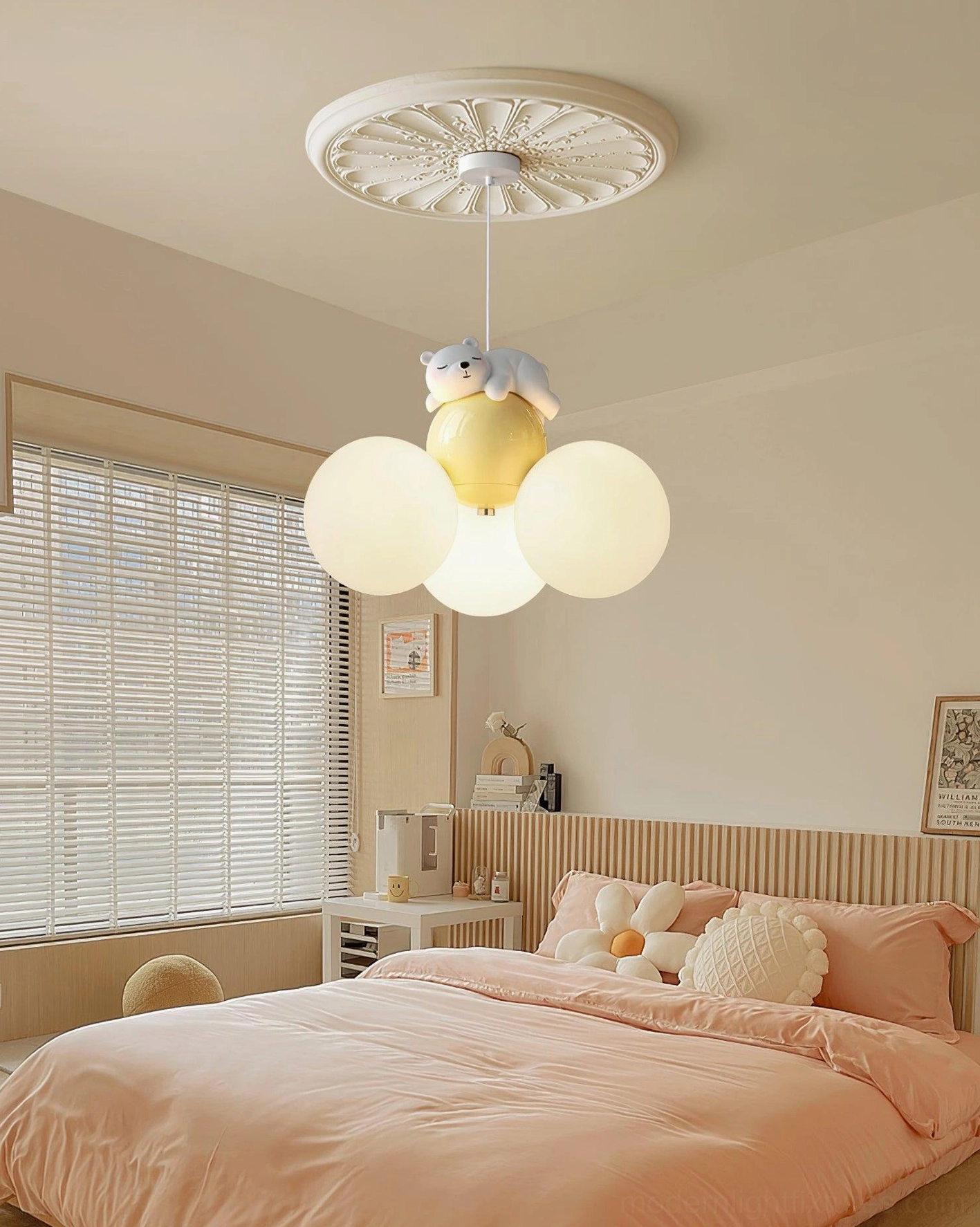 Dimensional animal pendant lamp showing adjustable wire and G9 socket specifications