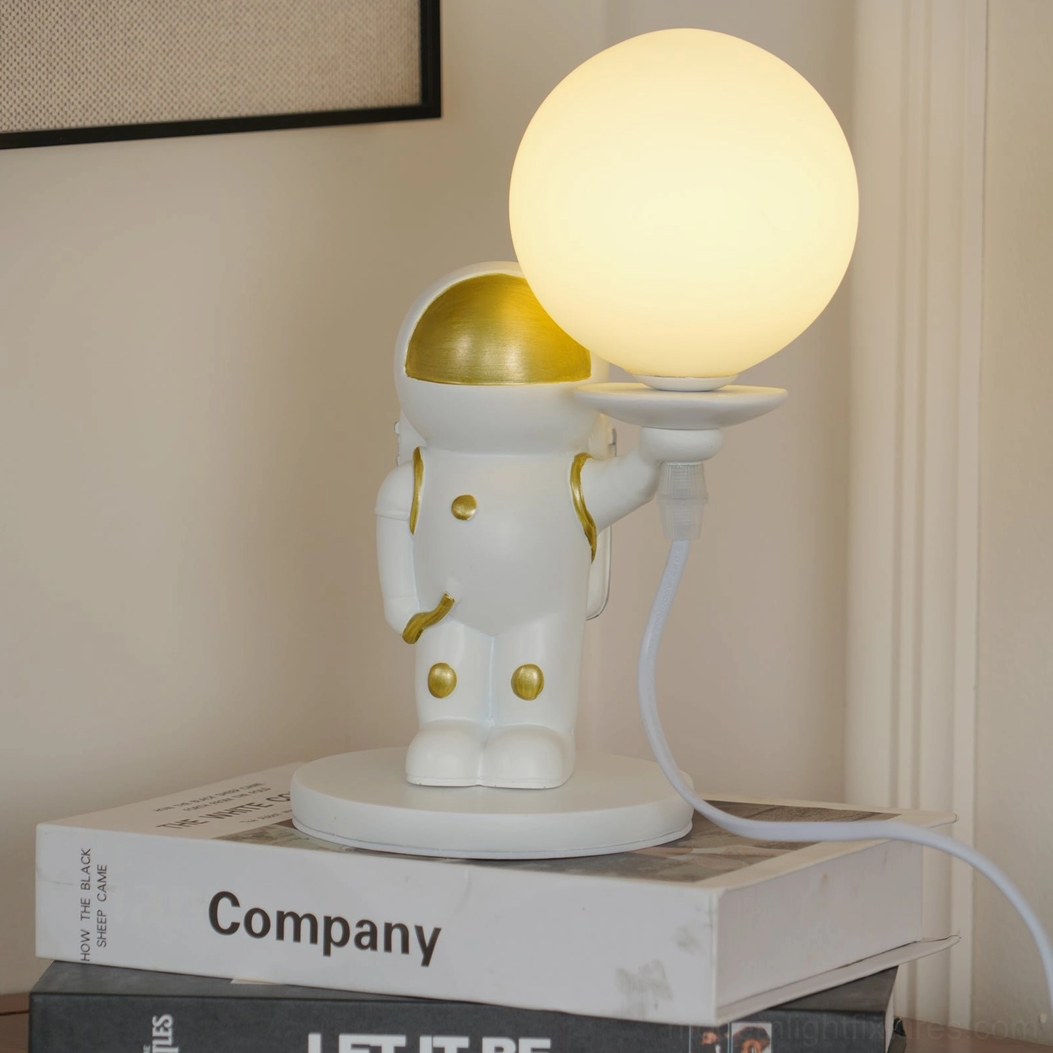 Astronaut lamp 50000 hour LED lifespan energy efficient lighting