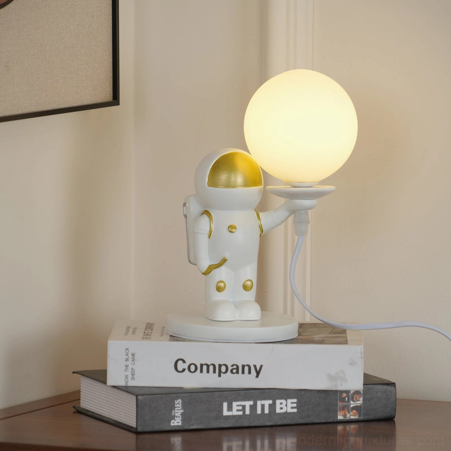 Astronaut table lamp US UK EU AU plug options regional compatibility