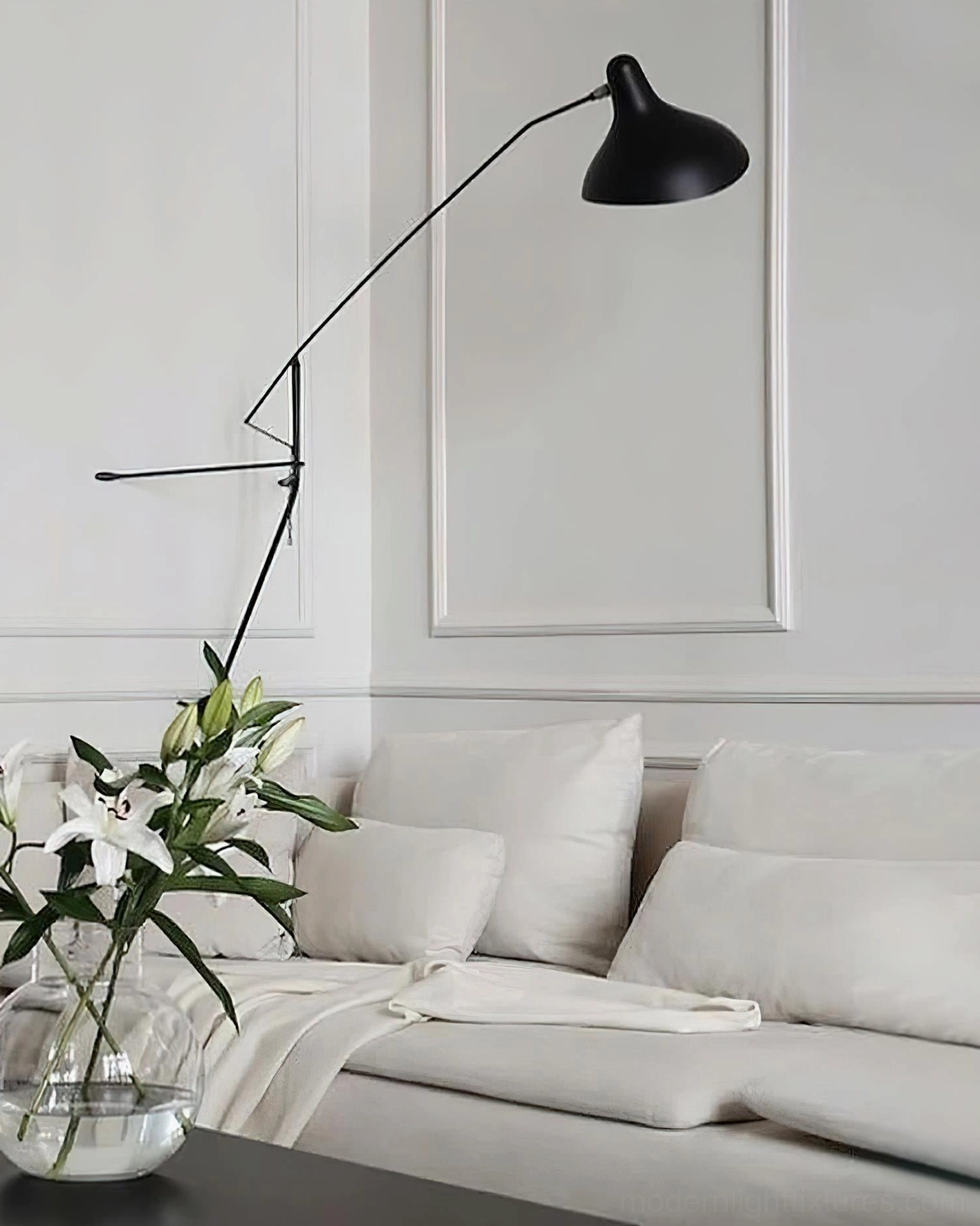 Extended black wall sconce in modern living room light luxury design
