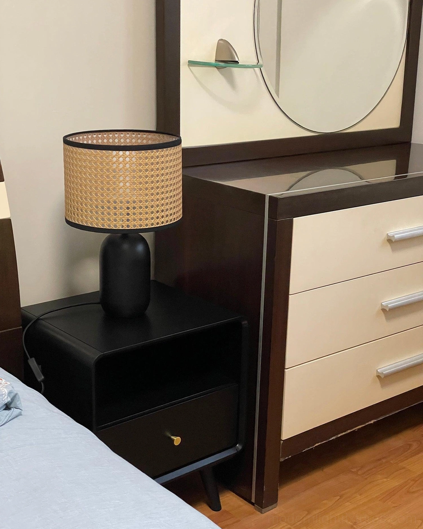 Blakely table lamp E26 E27 socket compatible with LED incandescent bulbs
