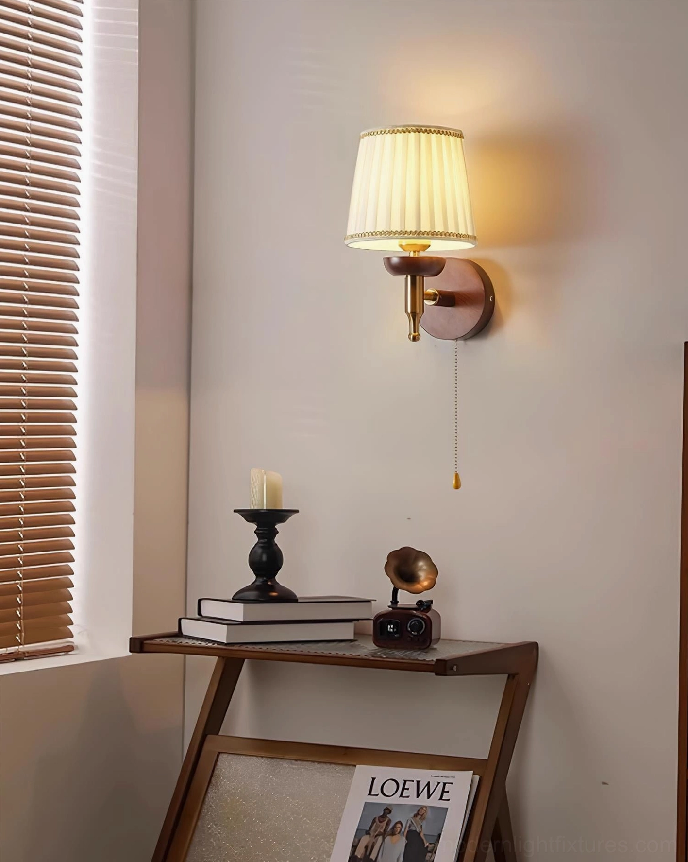 Blixen wall lamp with dimmer compatible design and energy-efficient LED bulb option