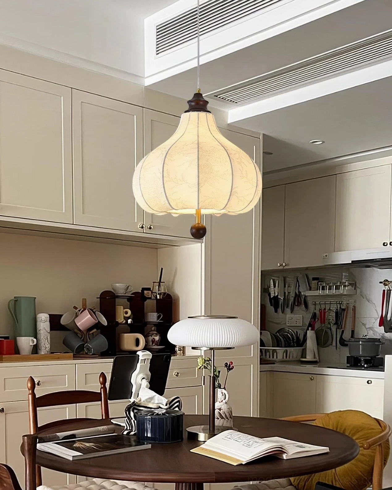 Vintage botanical pendant light showing installation angle and ceiling mounting with adjustable cord