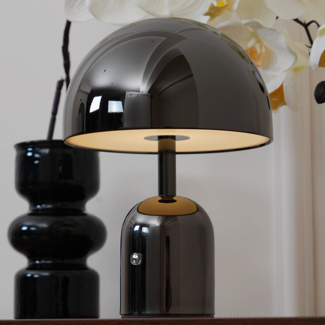 Black Brulee modern table lamp with diameter 18cm height 25cm compact portable design