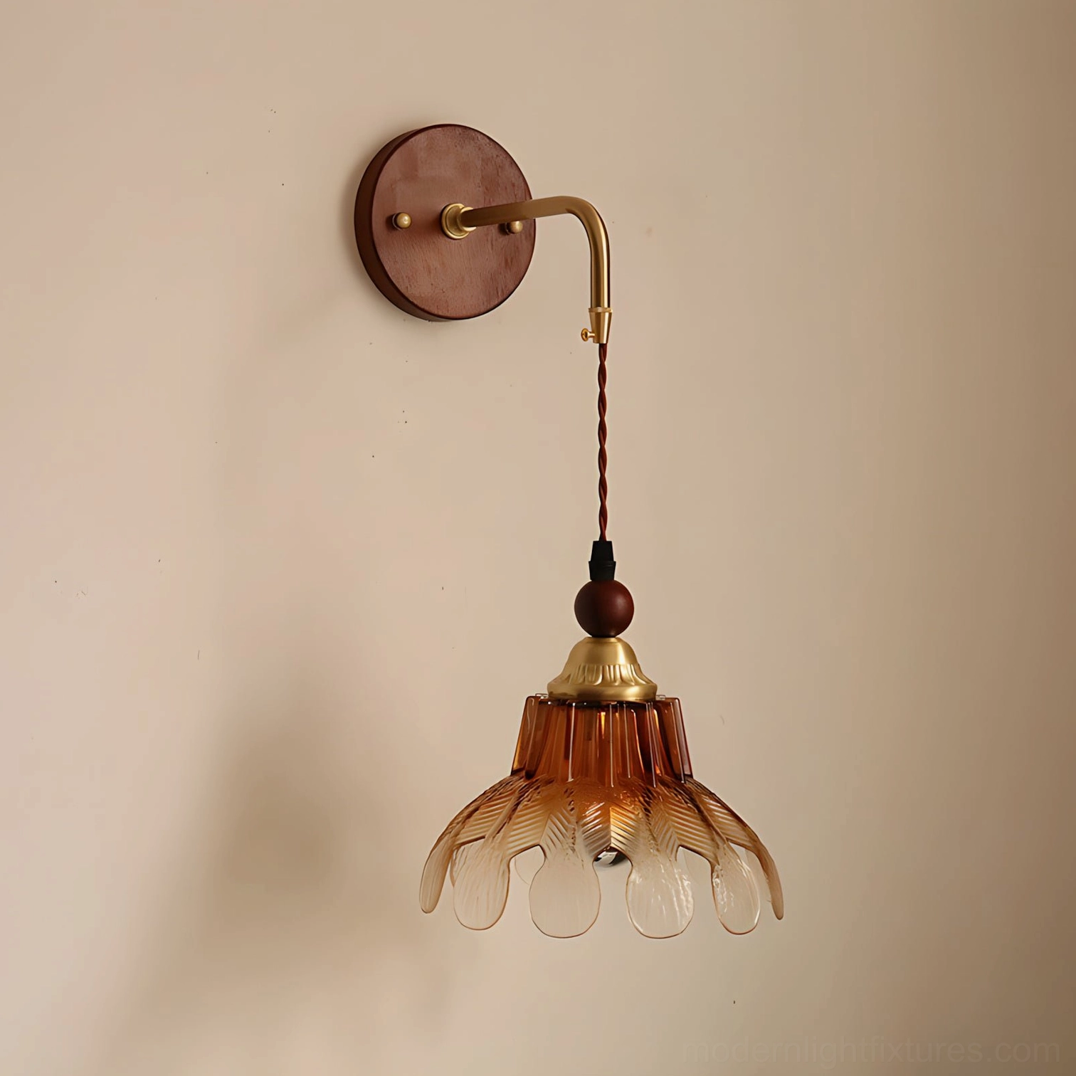 Bruma petal-shaped gradient amber glass wall sconce romantic vintage style