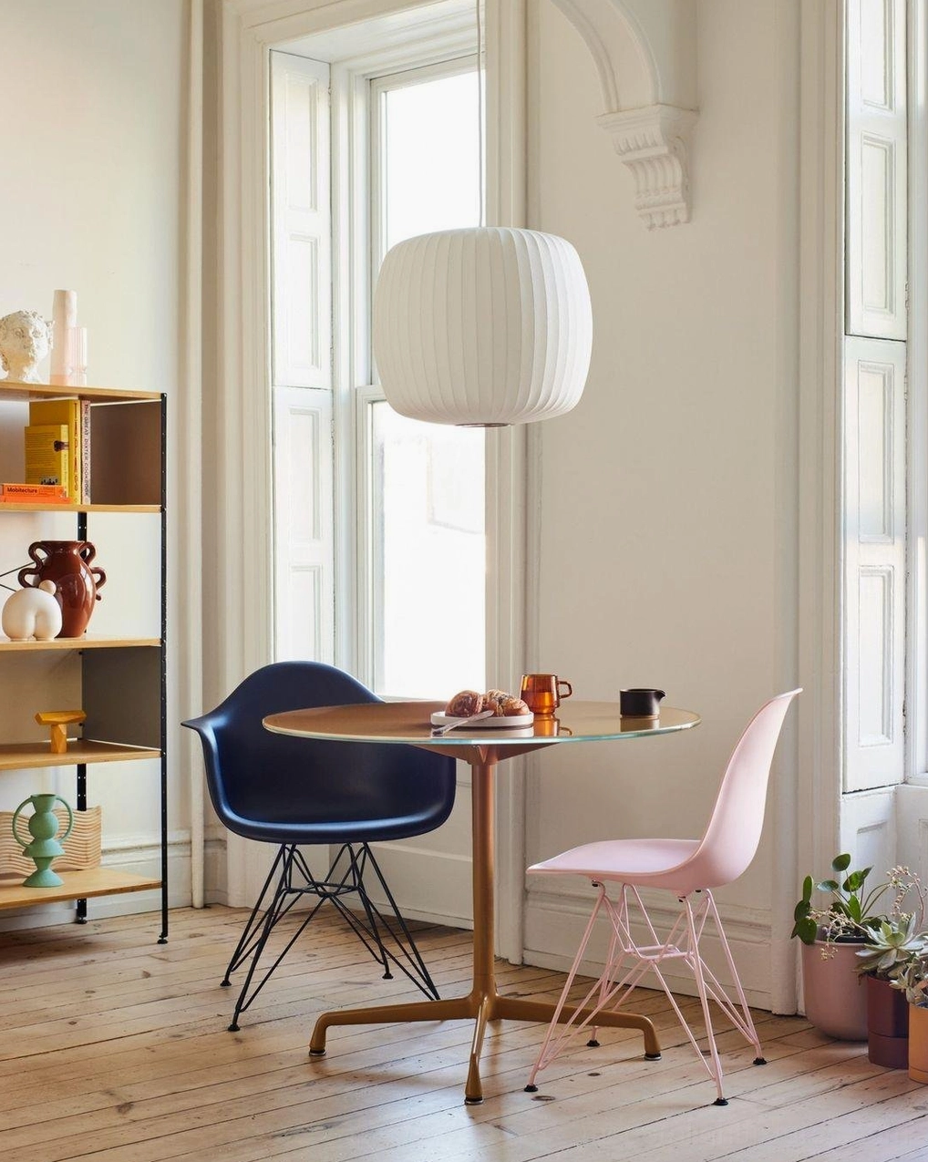 Bubble pendant light shadow effect - geometric light pattern on ceiling