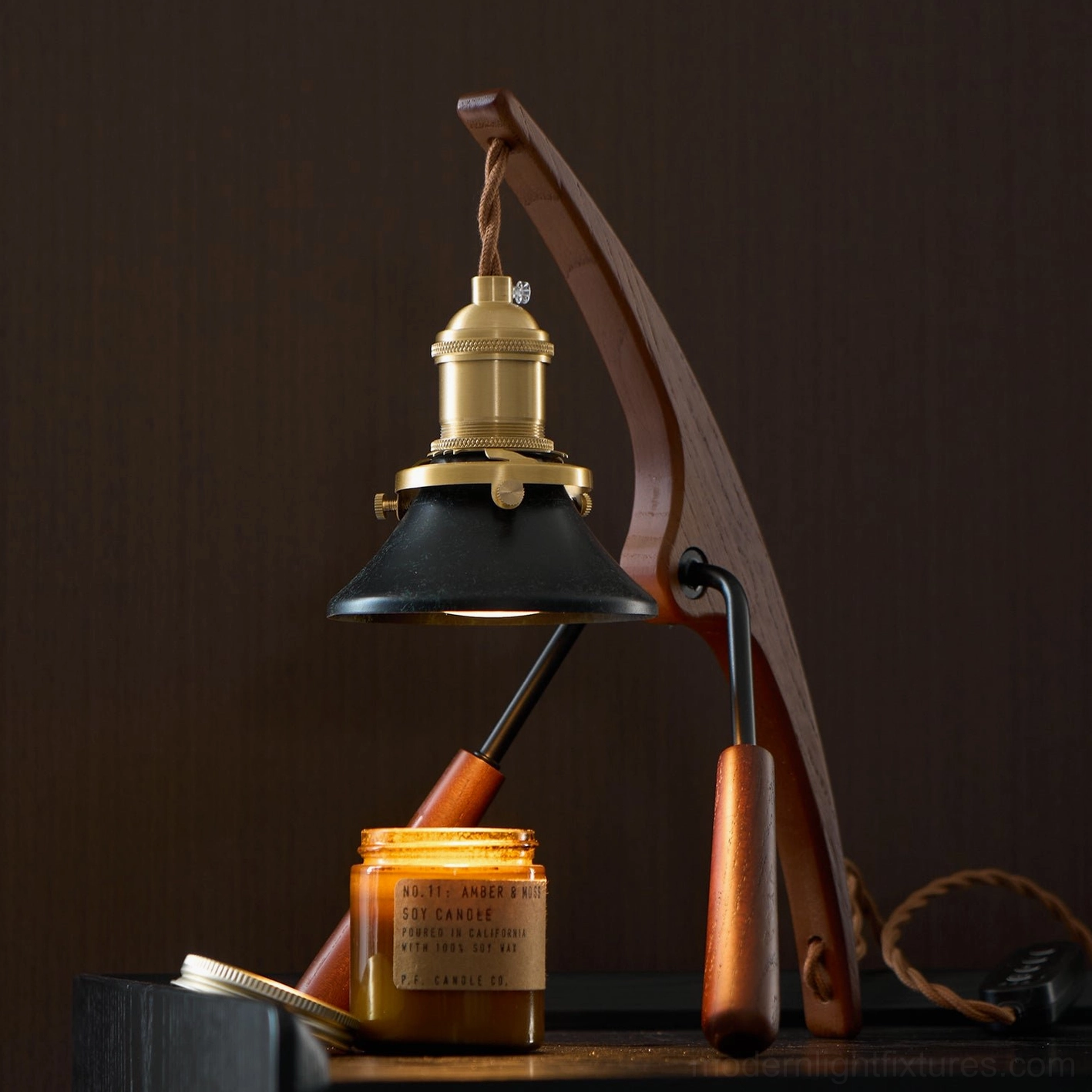 Candle warmer lamp vintage style, mantis sculptural form, soft ambient evening relaxation