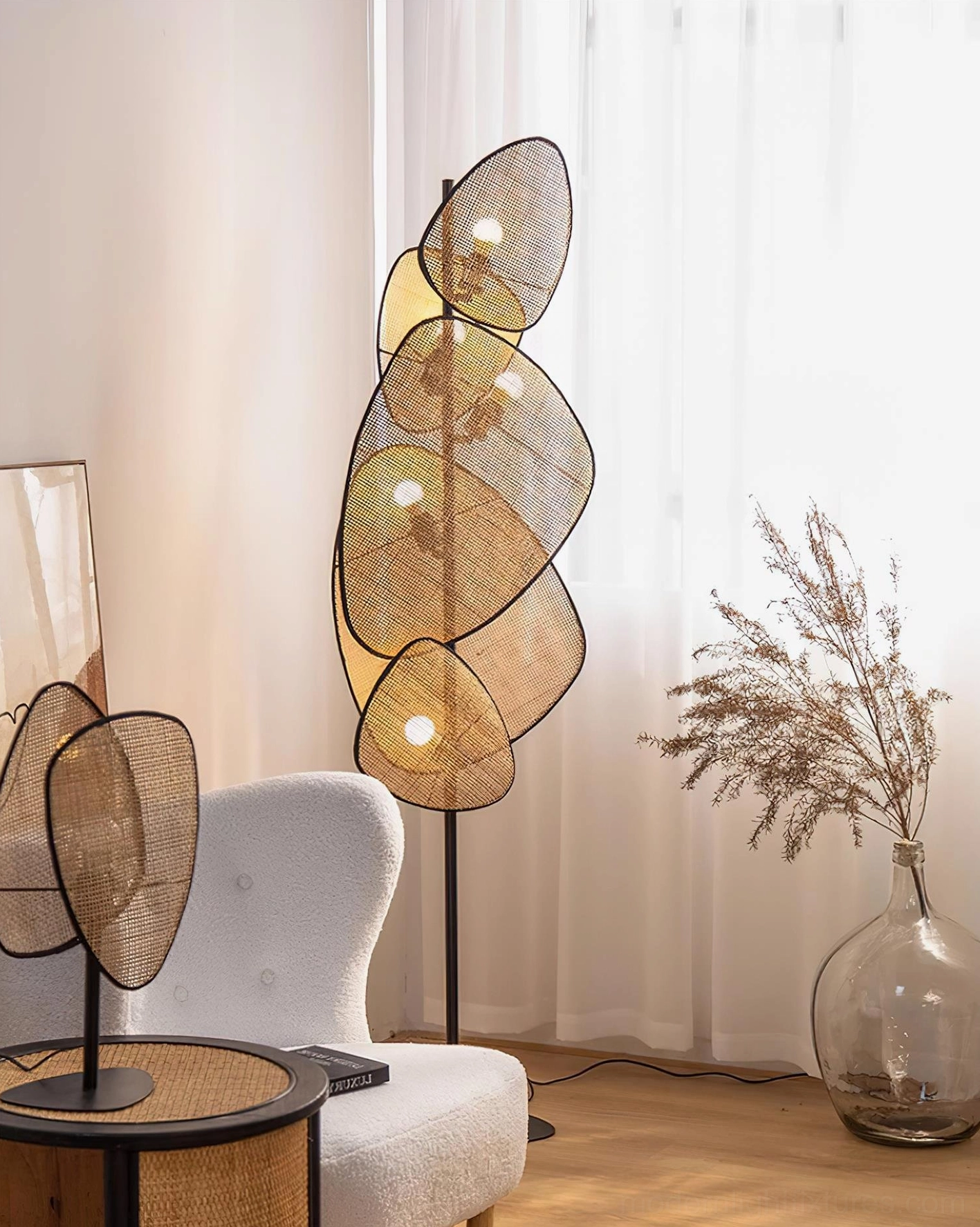 Cannage rattan floor lamp black color variant with metal frame in minimalist space