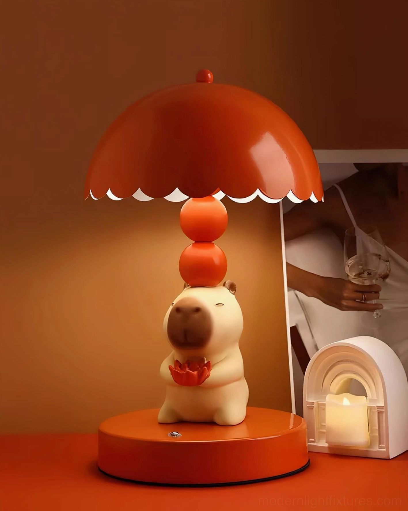 Capybara table lamp product showcase with adjustable three-color LED technology