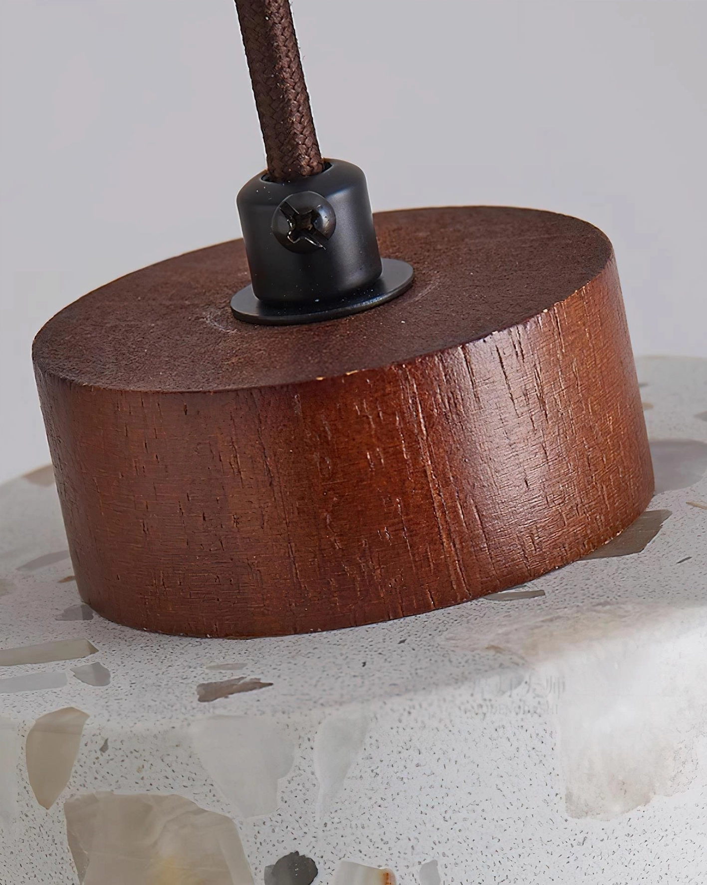 Cemento pendant lamp installation guide showing wire length adjustment and mounting setup