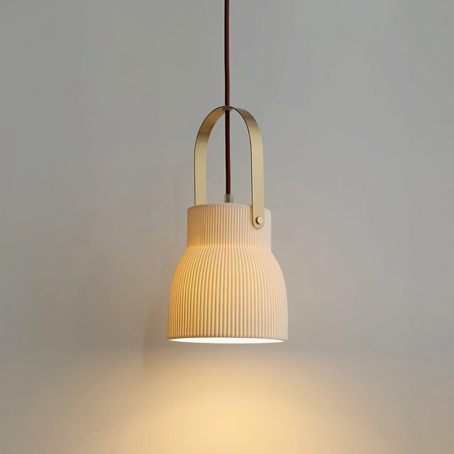Model size comparison of ceramic pendant lamps showing dimensional variations