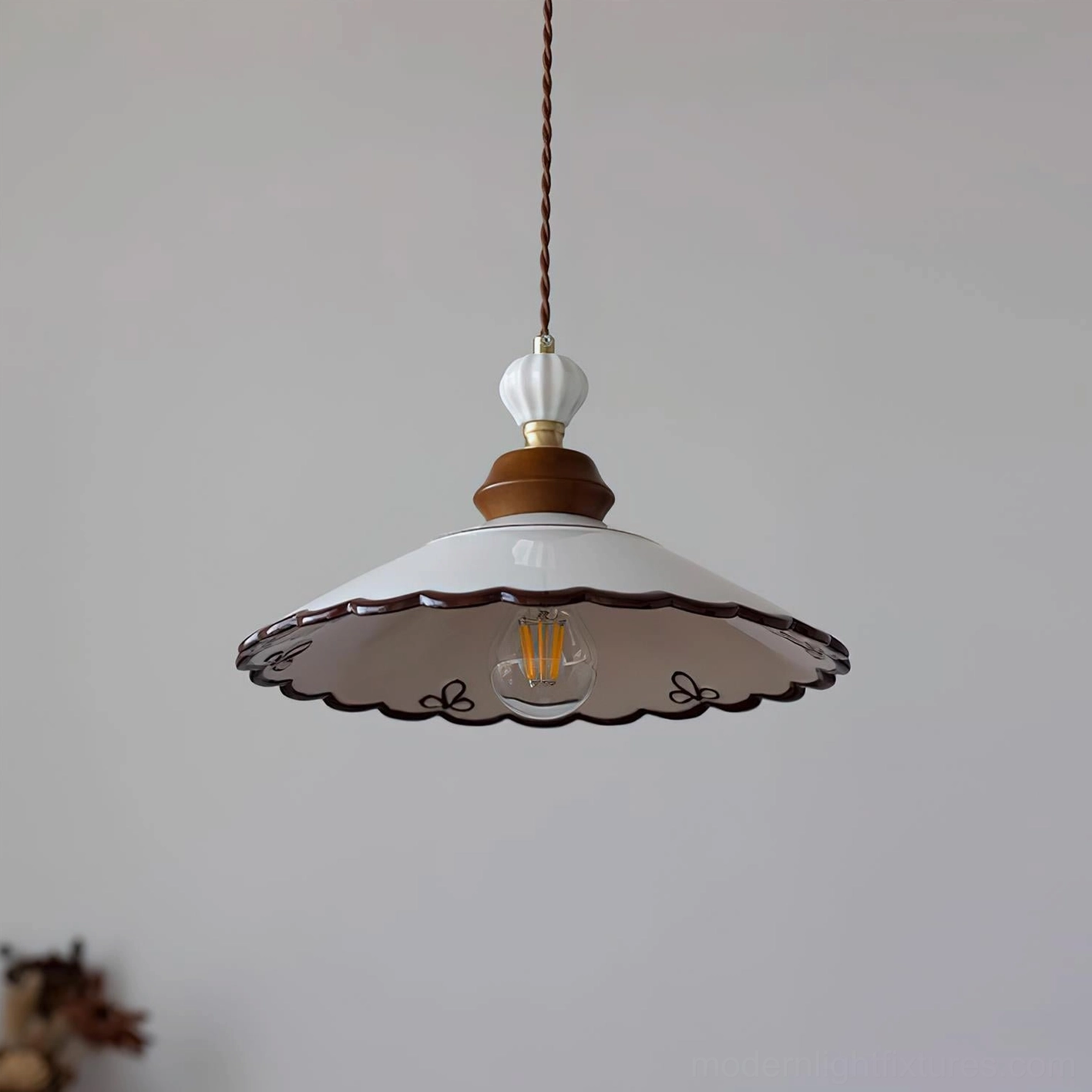 Model A ceramic pendant light, diameter 32cm (12.6 inches), height 22cm (8.6 inches), medium-sized application