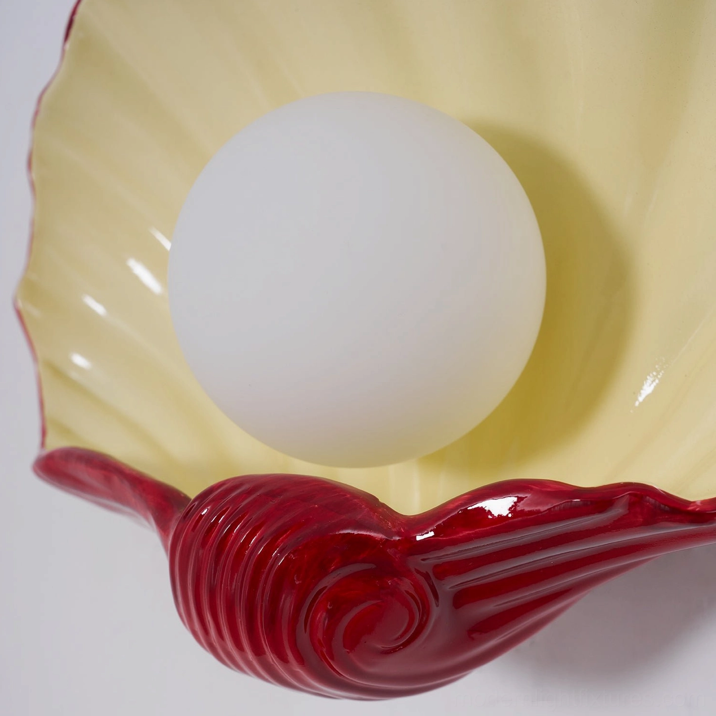 Two-tone ceramic scallop wall sconce color detail, red and white or beige and white options, design variant showcase