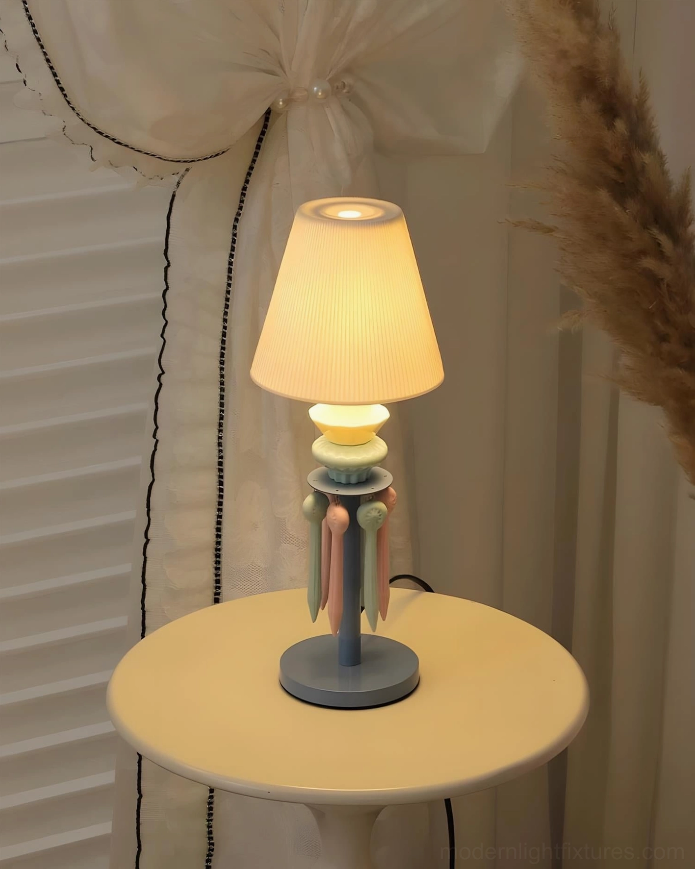 Cielora tassel table lamp dimensions and scale reference with E14 bulb socket and shade height comparison