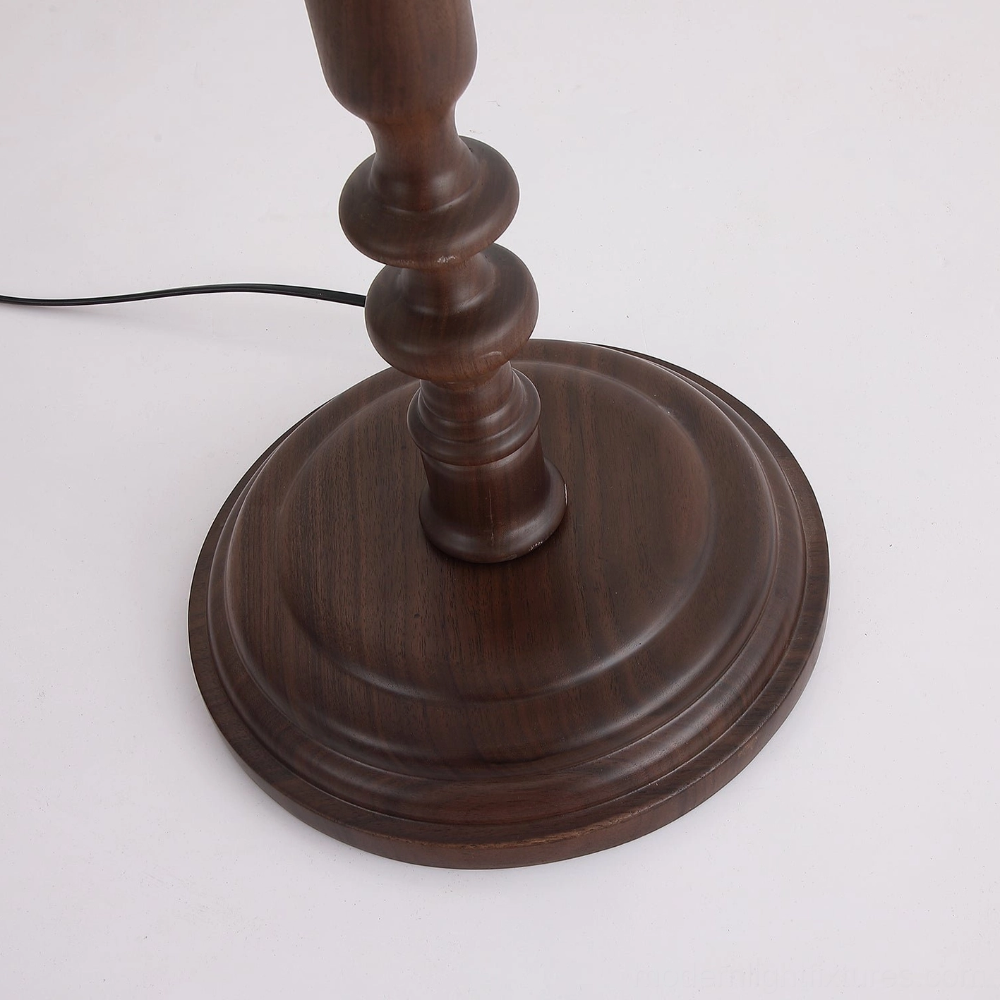 Citrina floor lamp 360 degree view demonstrating overall aesthetic and form