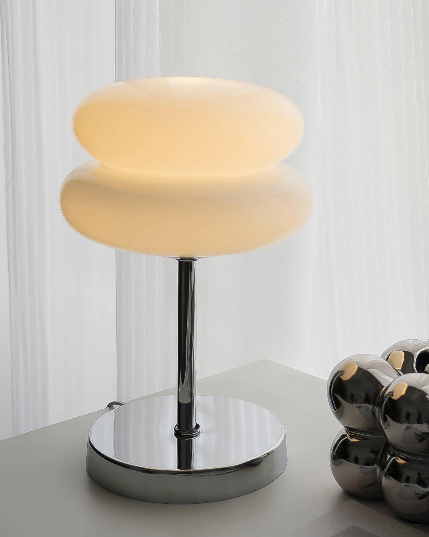 Minimalist glass table lamp suitable for contemporary farmhouse and industrial loft design