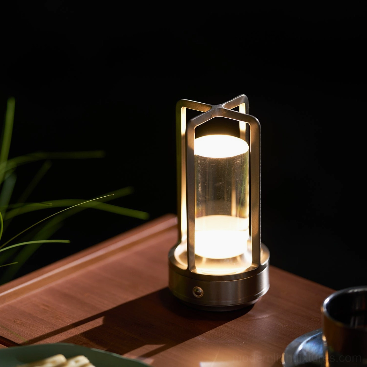 Cordless LED table lamp industrial chic aluminum construction metal frame design