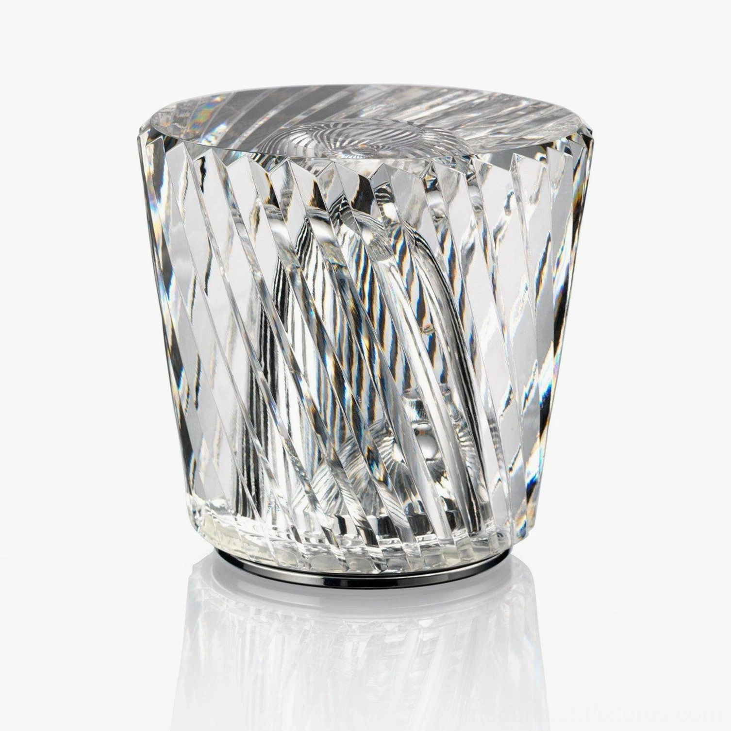 Crystal diamond table lamp 50,000-hour rated LED lifespan, cordless rechargeable battery operation, premium fixture construction