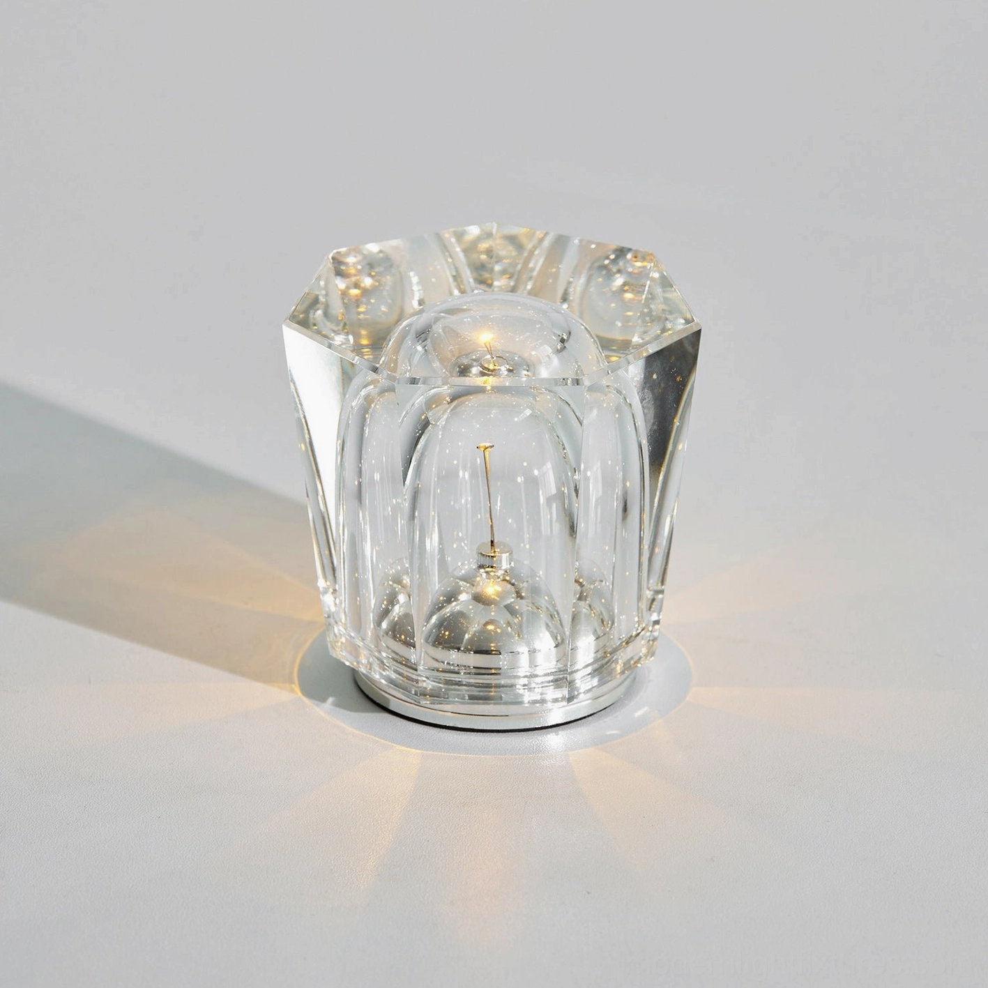 Crystal diamond table lamp final product detail, hand-cut crystal excellence, premium cordless table lamp lighting solution