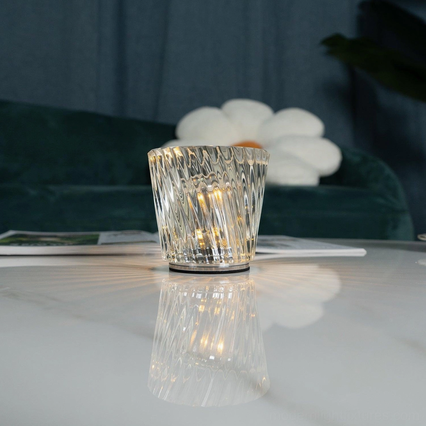 Crystal diamond table lamp group display setup, collection showcase, hand-cut crystal facet variation comparison between models