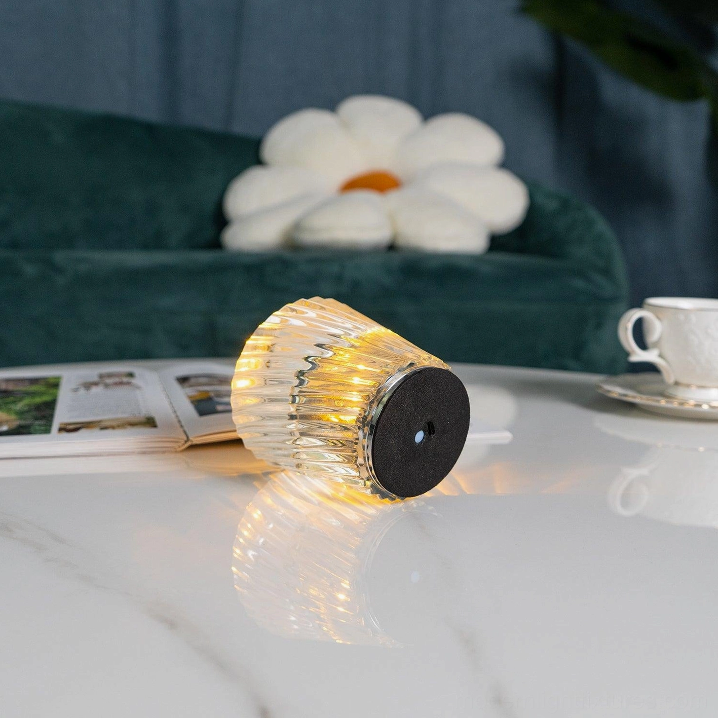 Crystal diamond table lamp with integrated LED technology, rechargeable battery, hand-cut faceted crystal glass construction