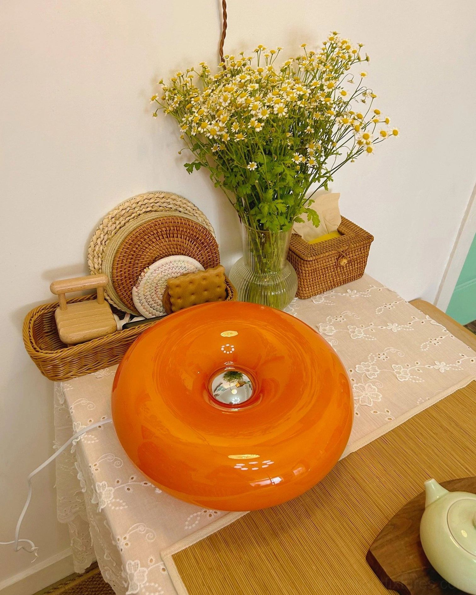 Orange donut glass table lamp three-color changing LED feature demonstration