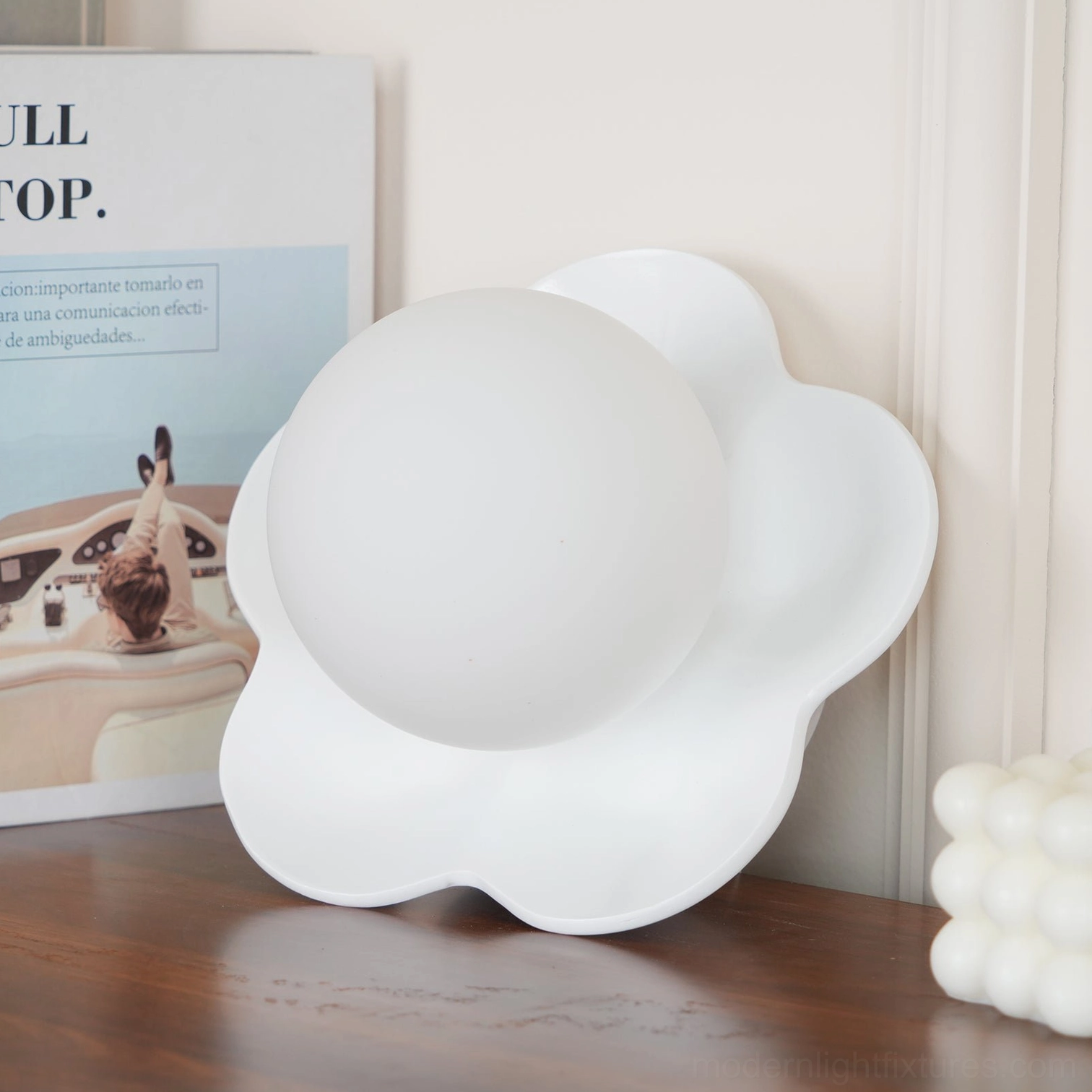 Fleur wall sconce G9 socket installation detail - modern wall lamp technical construction and bulb compatibility