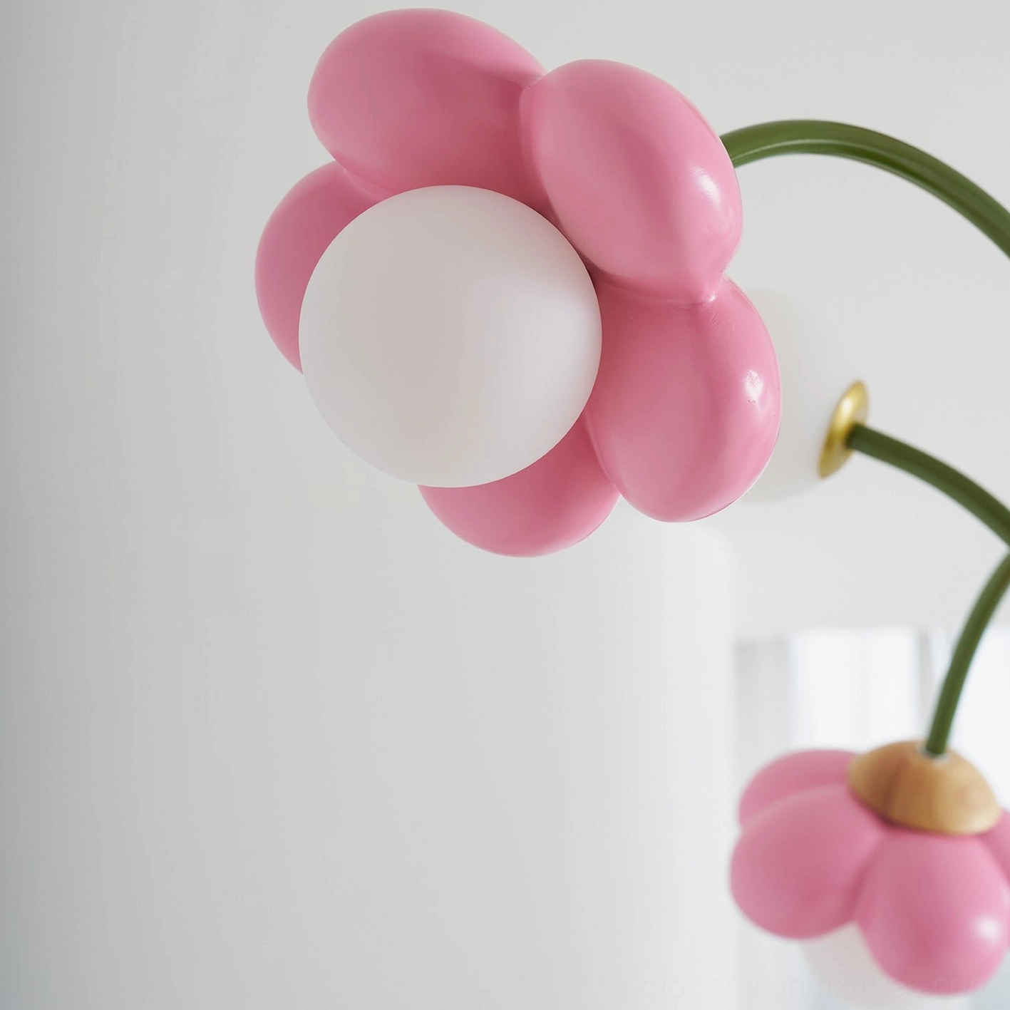 Flower pendant chandelier showing balanced proportion between flower heads and hanging structural elements