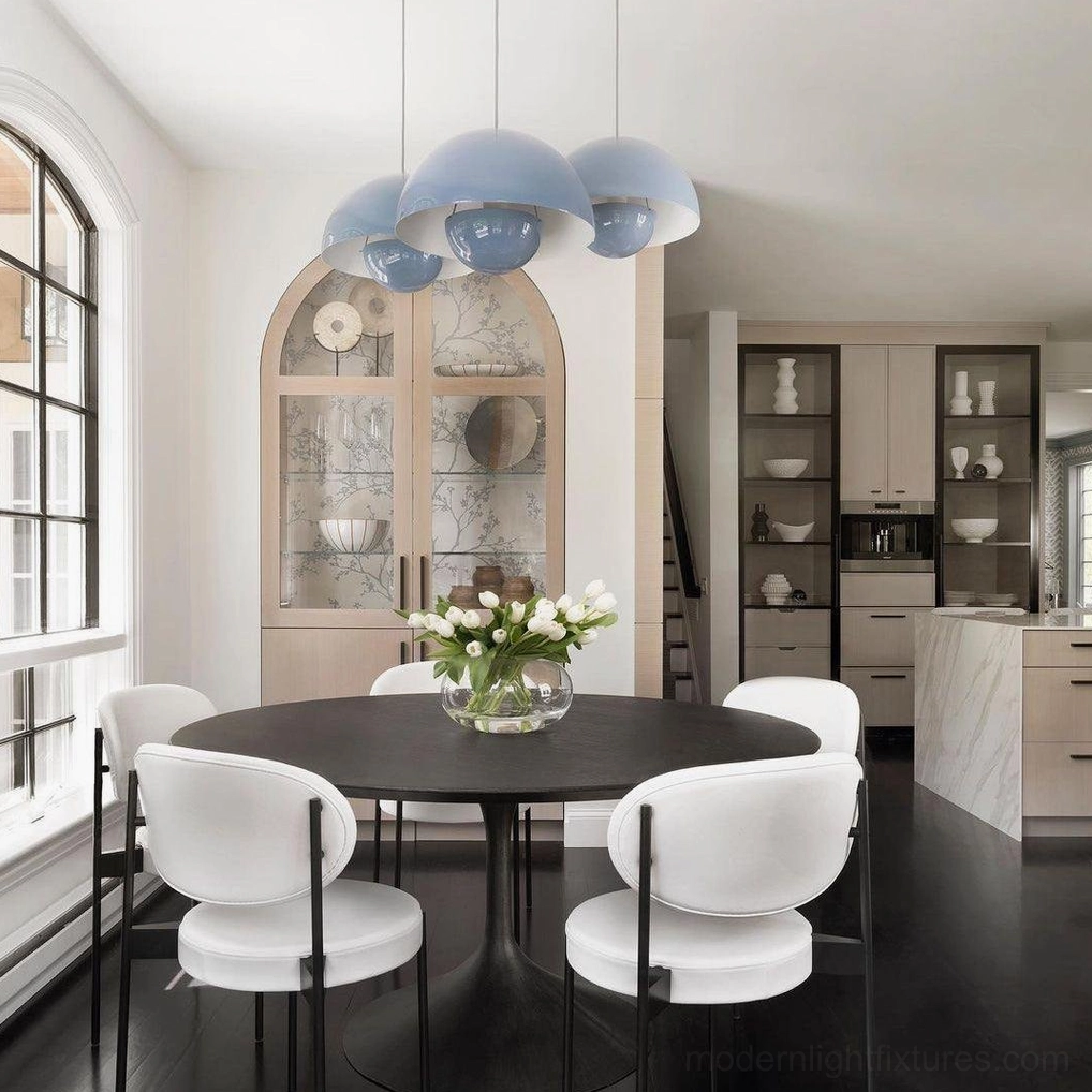 Flowerpot pendant light providing focused downward light over reading area without scatter