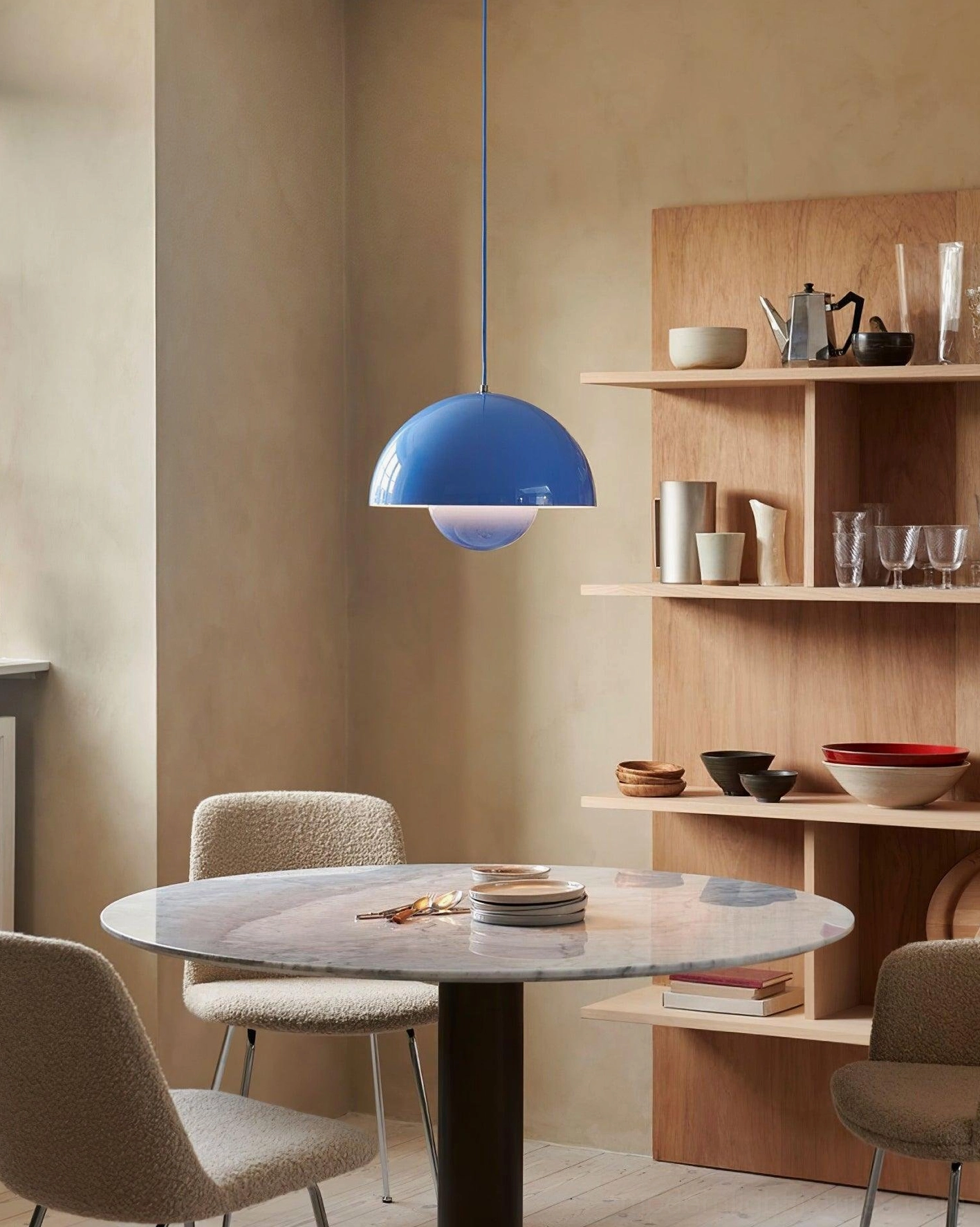 Flowerpot pendant light showing hemispherical form precision and manufacturing quality