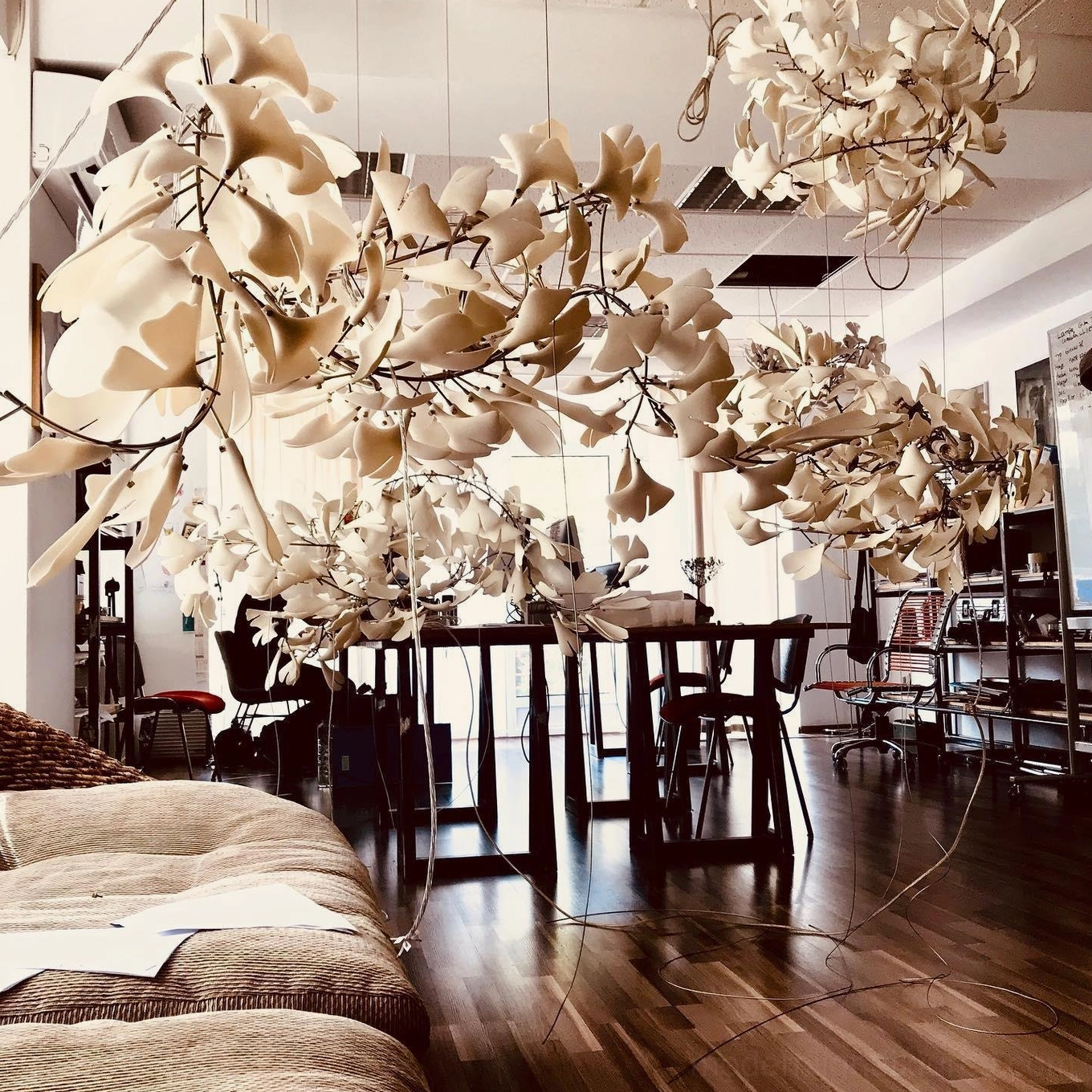 Ginkgo leaf chandelier hanging cable adjustment mechanism with 59-inch adjustable suspension height