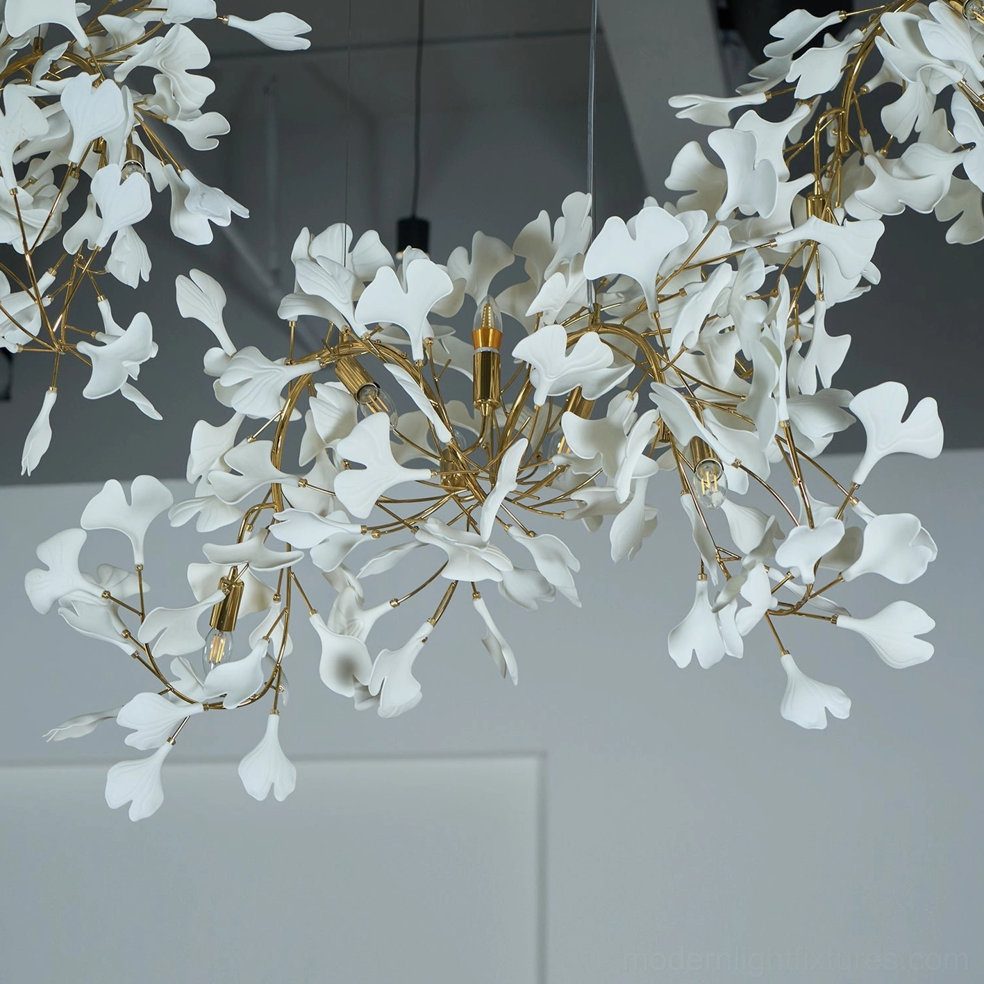 Contemporary ginkgo leaf chandelier C style with packaging and shipping information details