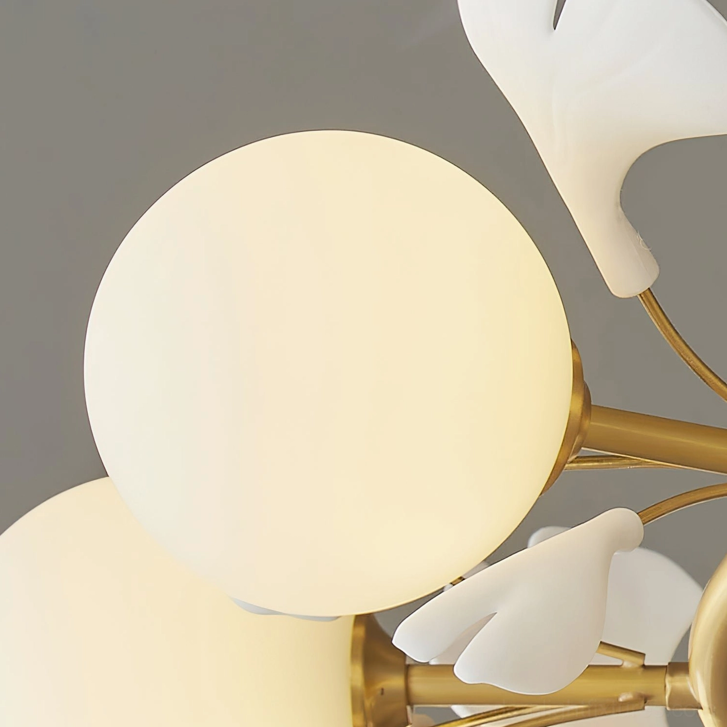 Modern ginkgo leaf pendant chandelier warm ambient lighting effect