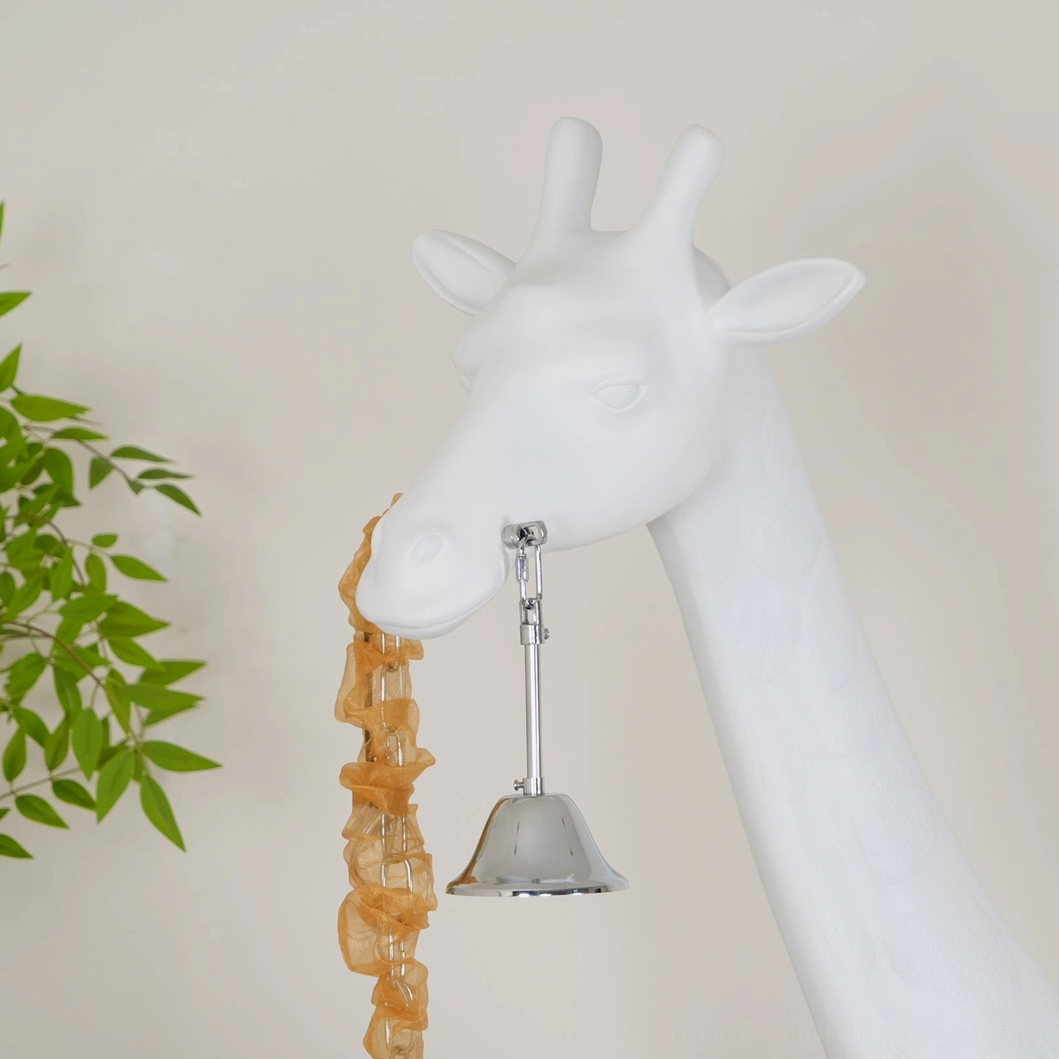Giraffe floor lamp artistic home decor with resin sculptural body and functional crystal pendant lighting