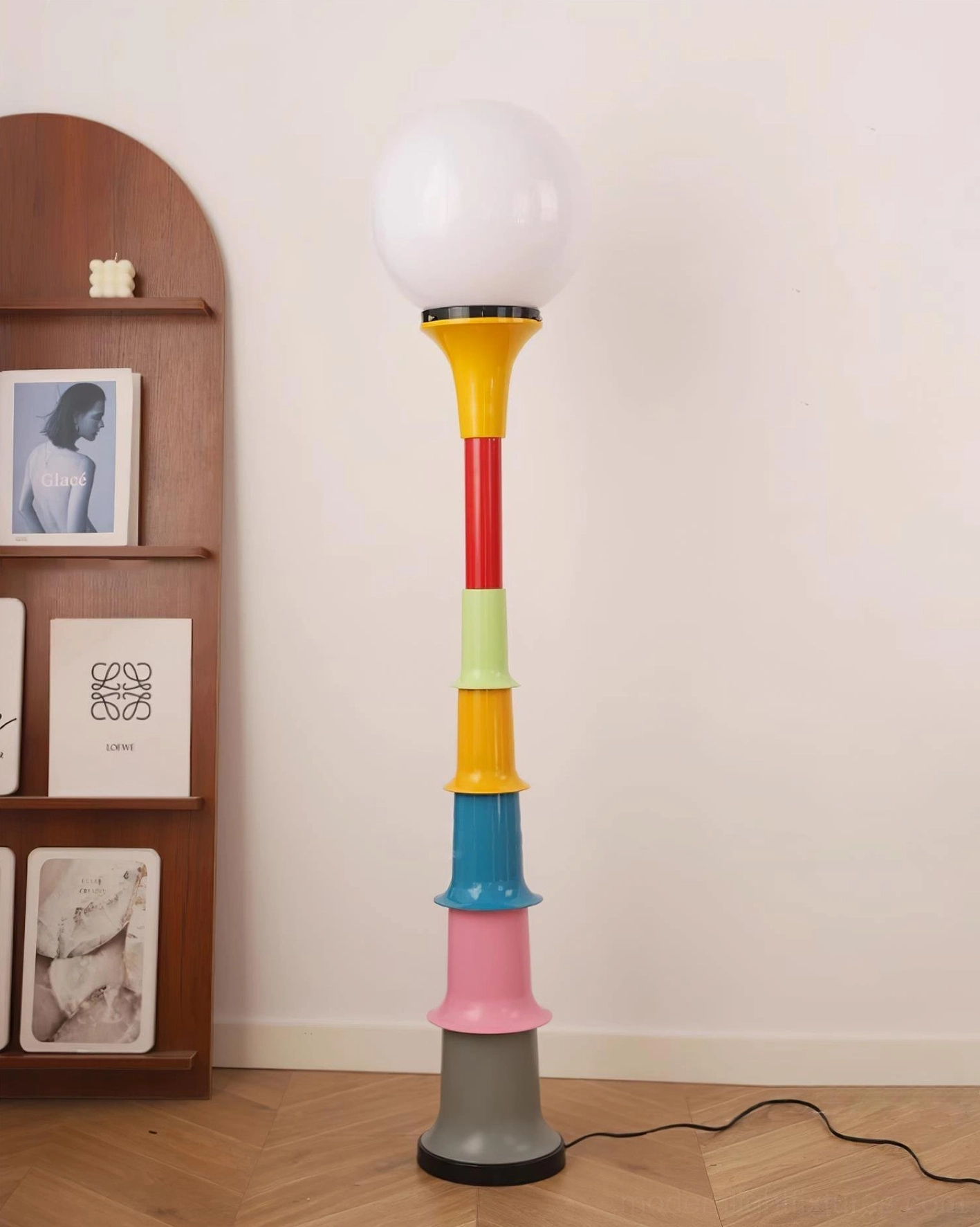 Illuminated segmented floor lamp ambient lighting effect in living room ambiance