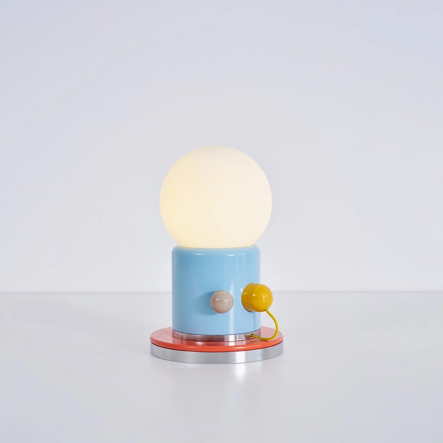 Kiely table lamp 4.7 inch diameter 7.2 inch height compact dimensions