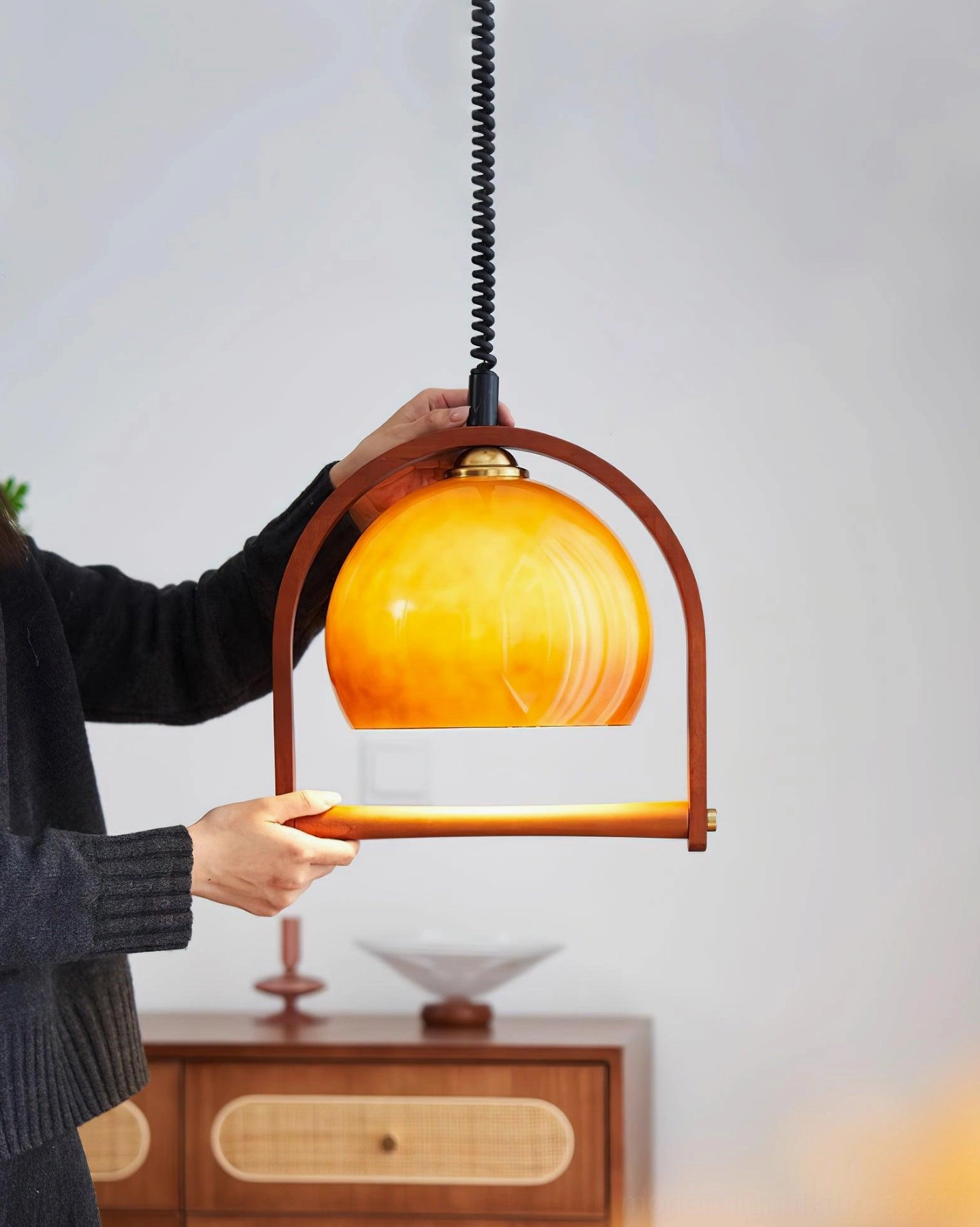 Kleine stretchable pendant light black finish option with modern minimalist aesthetic