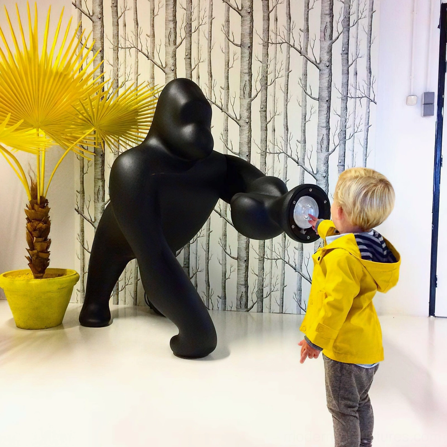 Kong sculptural floor lamp from above overhead perspective, showcasing sculptural silhouette and dimensional art form