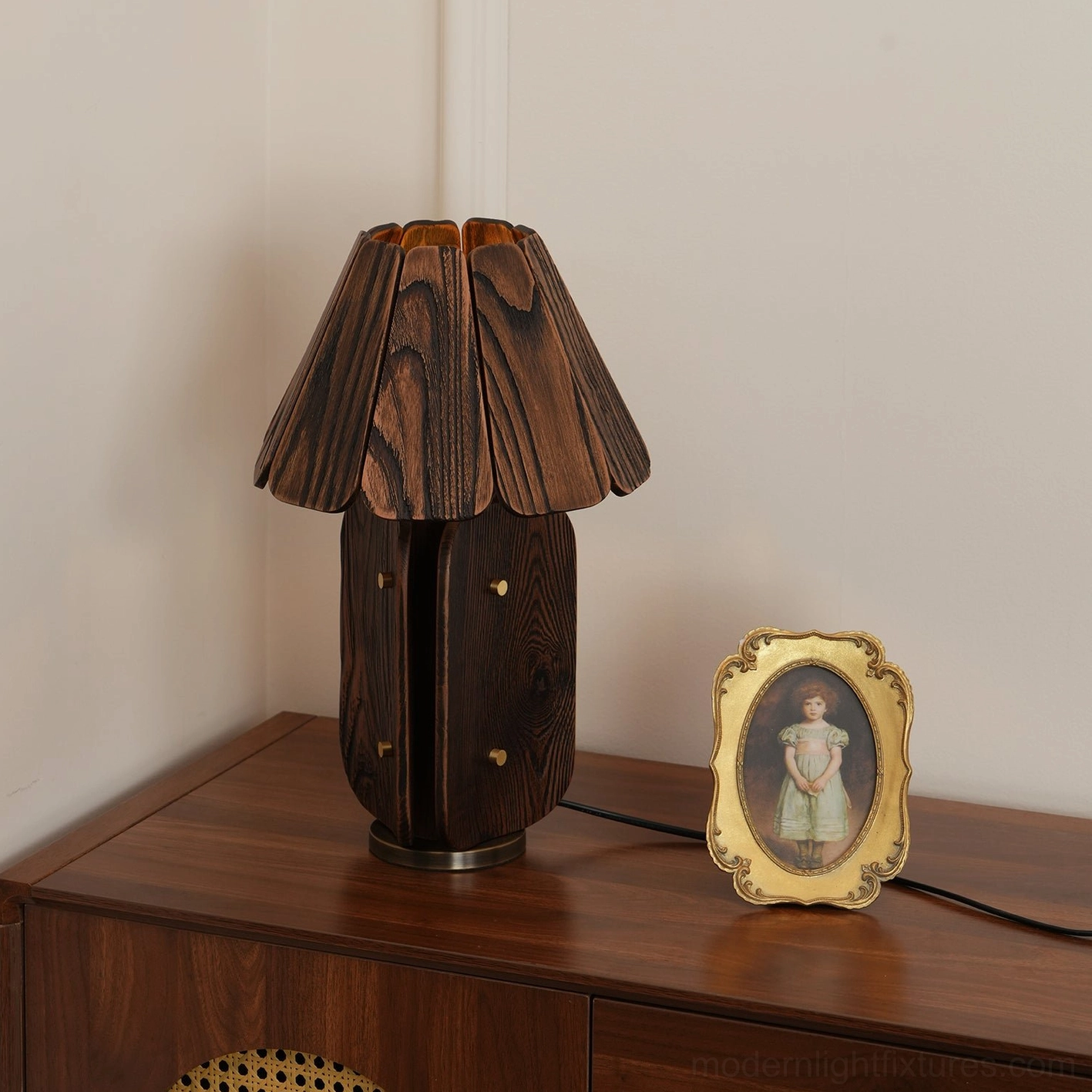 Kubec ash wood table lamp showing natural wood color and walnut color finish options