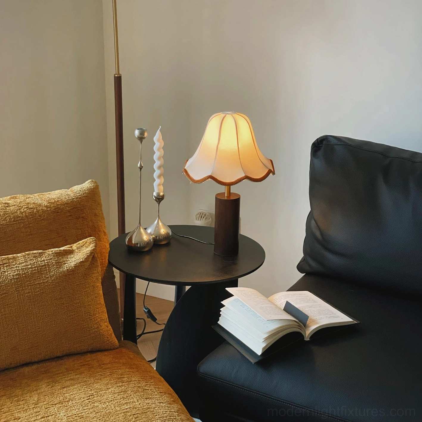 Table lamp socket and brass metal stem details showing E26 E27 socket compatibility