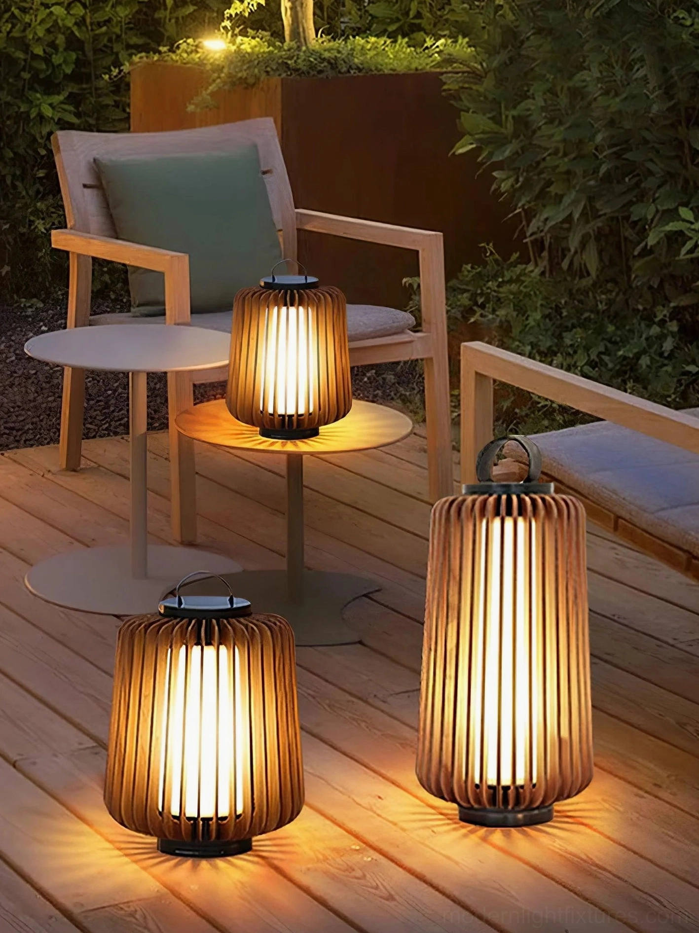 Close-up Lanvera portable table lamp diffused ambient LED warm white glow 3000K