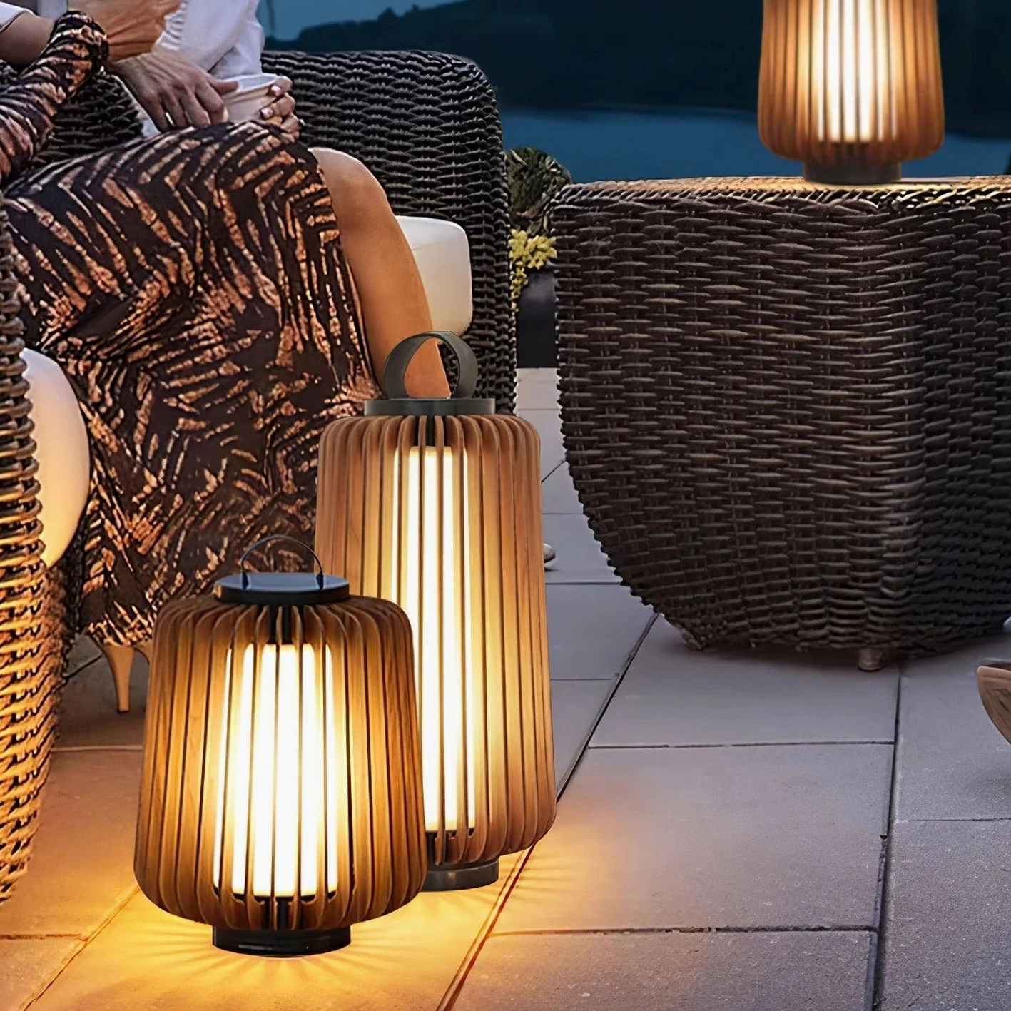 Lanvera rechargeable cordless table lamp detail view wooden frame construction