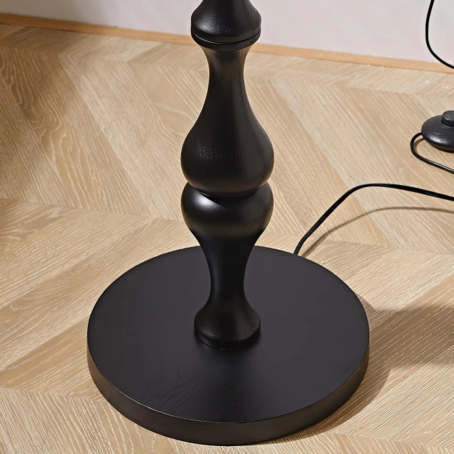 Laredo floor lamp twisted pole construction natural wood texture detail