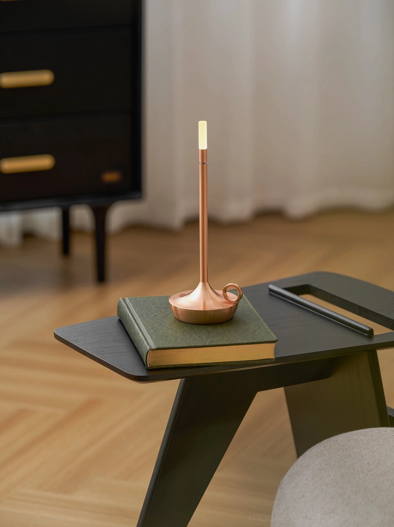 Touch control LED table lamp switch mechanism close-up and base showing USB charging port functionality