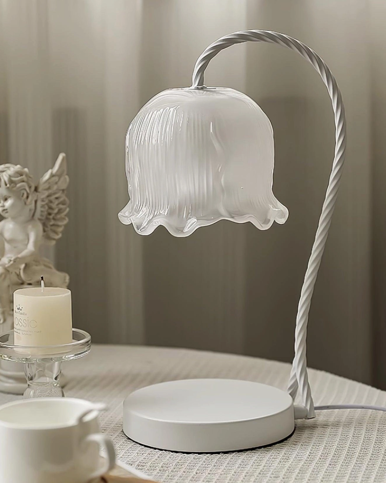 Lily of the valley candle warmer lamp multi-region plug options, US UK EU AU compatibility